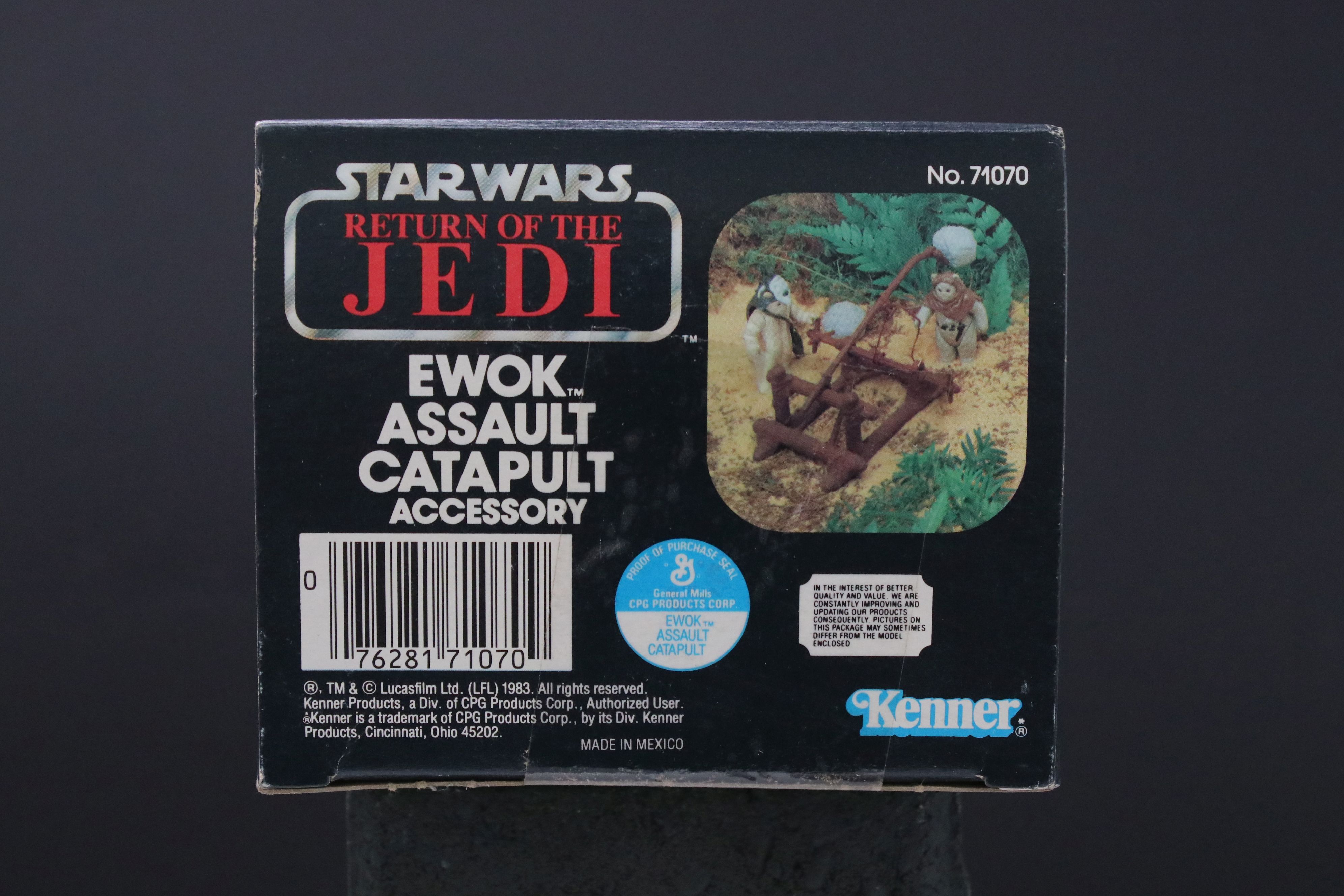 Star Wars - Boxed original Kenner Star Wars Return of the Jedi Ewok Assault Catapult accessory, - Image 4 of 7