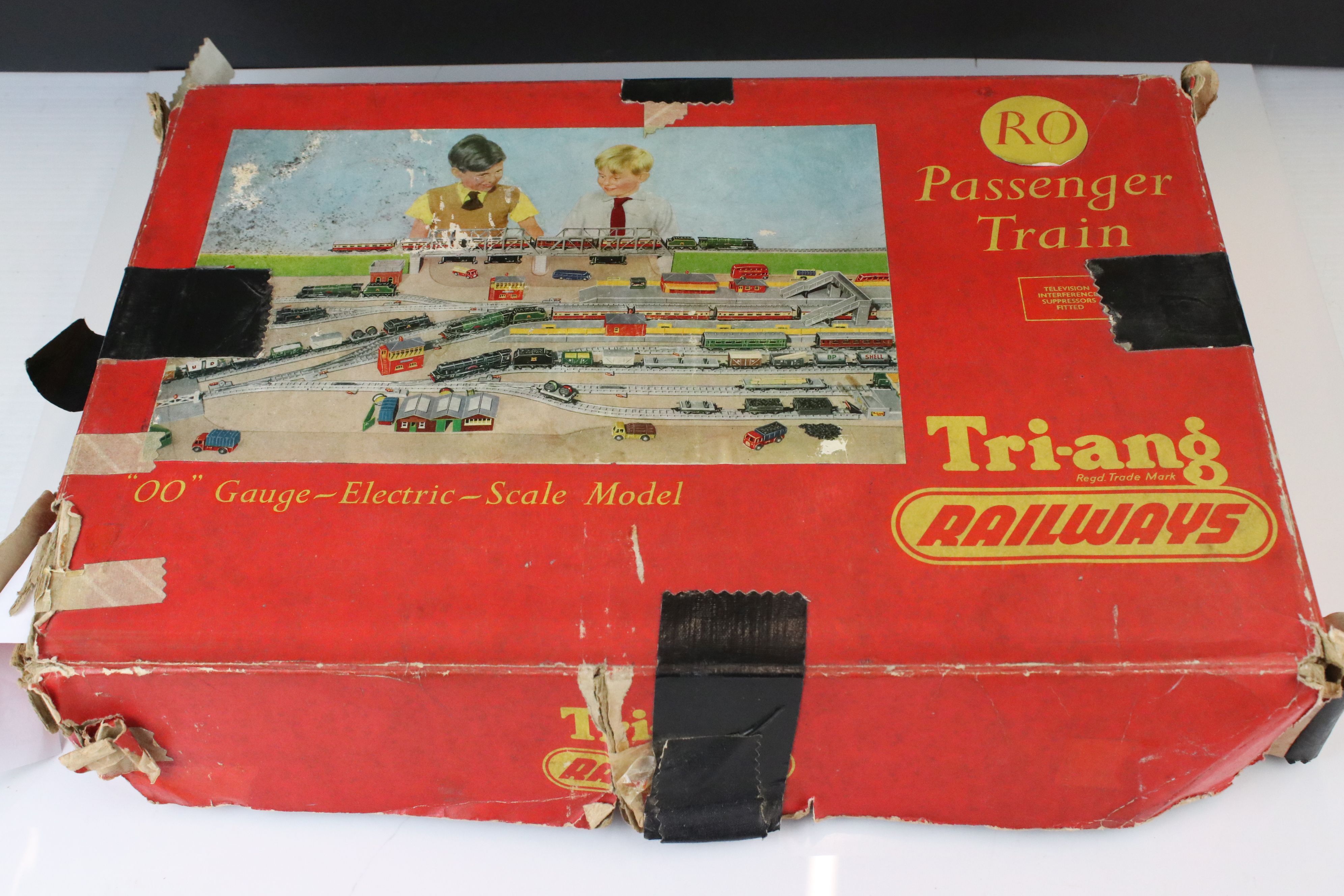 Three boxed Triang OO gauge train sets to include RS25, RO and Princess Elizabeth set plus a boxed - Image 8 of 19