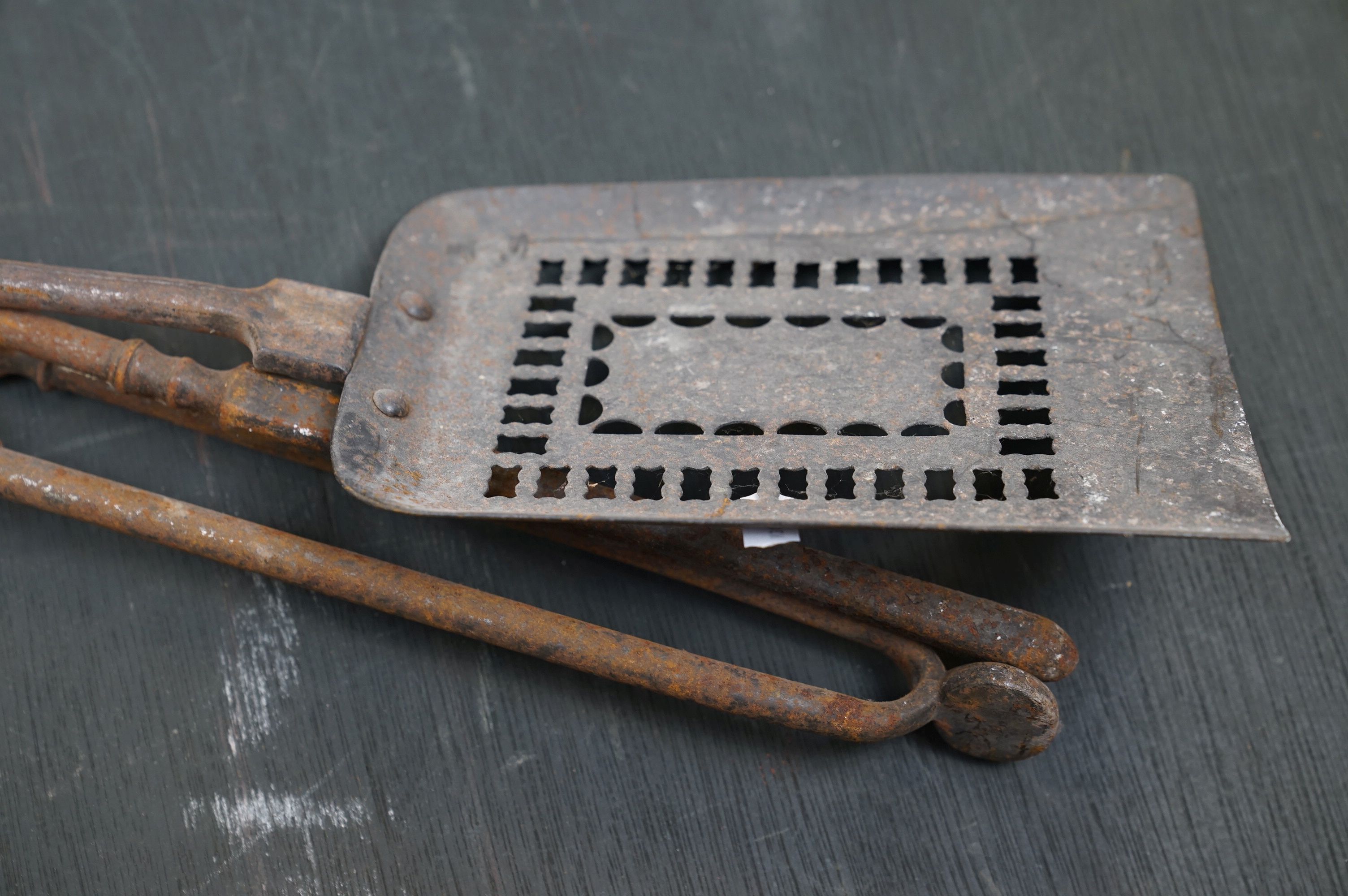 A vintage iron three piece fire tool companion set comprising of shovel, poker and tongs. - Image 2 of 5