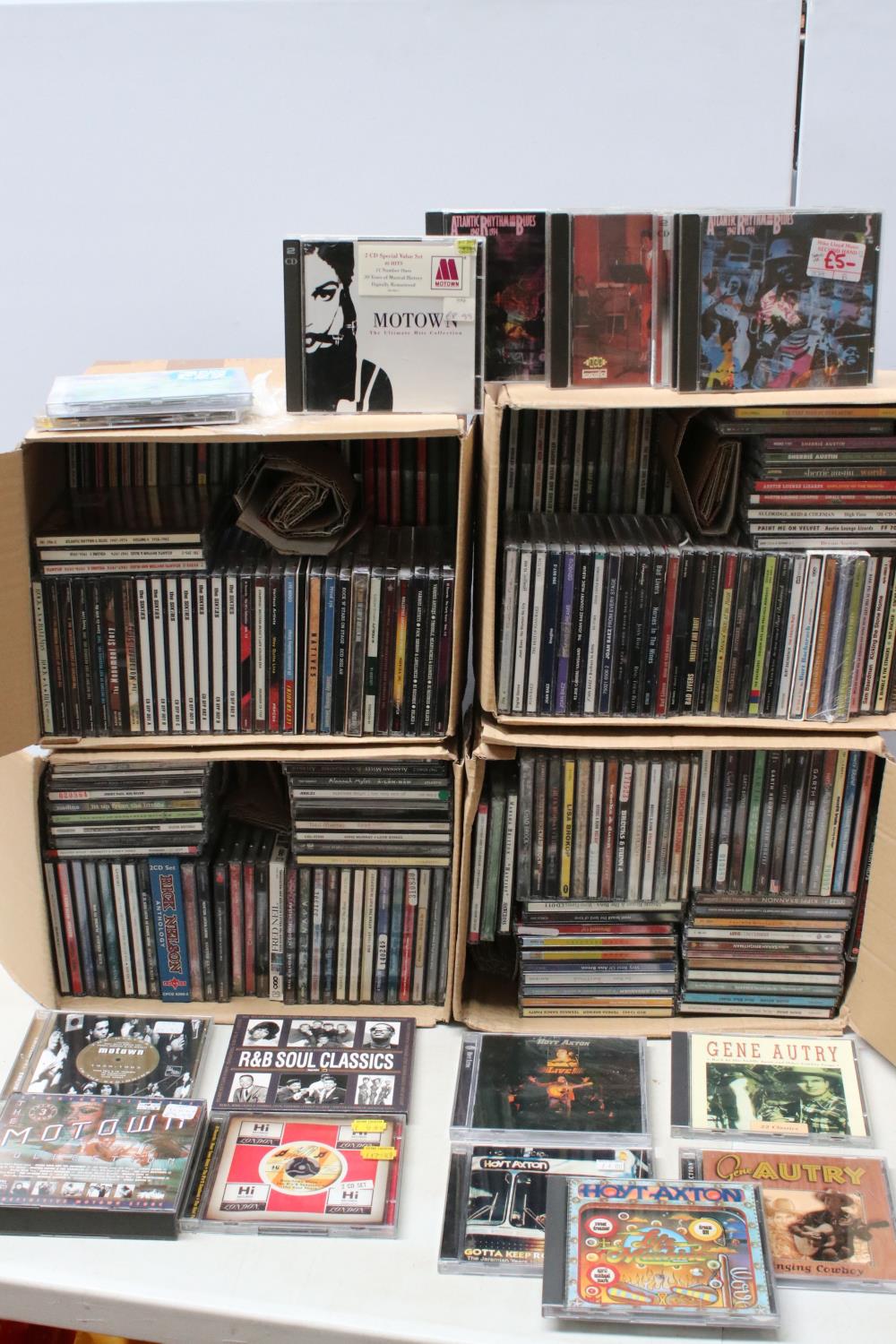 CDs - Around 400 CDs to include Rock, Motown, Compilations, Country etc, featuring 7 x The