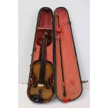 French De Jacques violin and bow contained in a wooden violin case