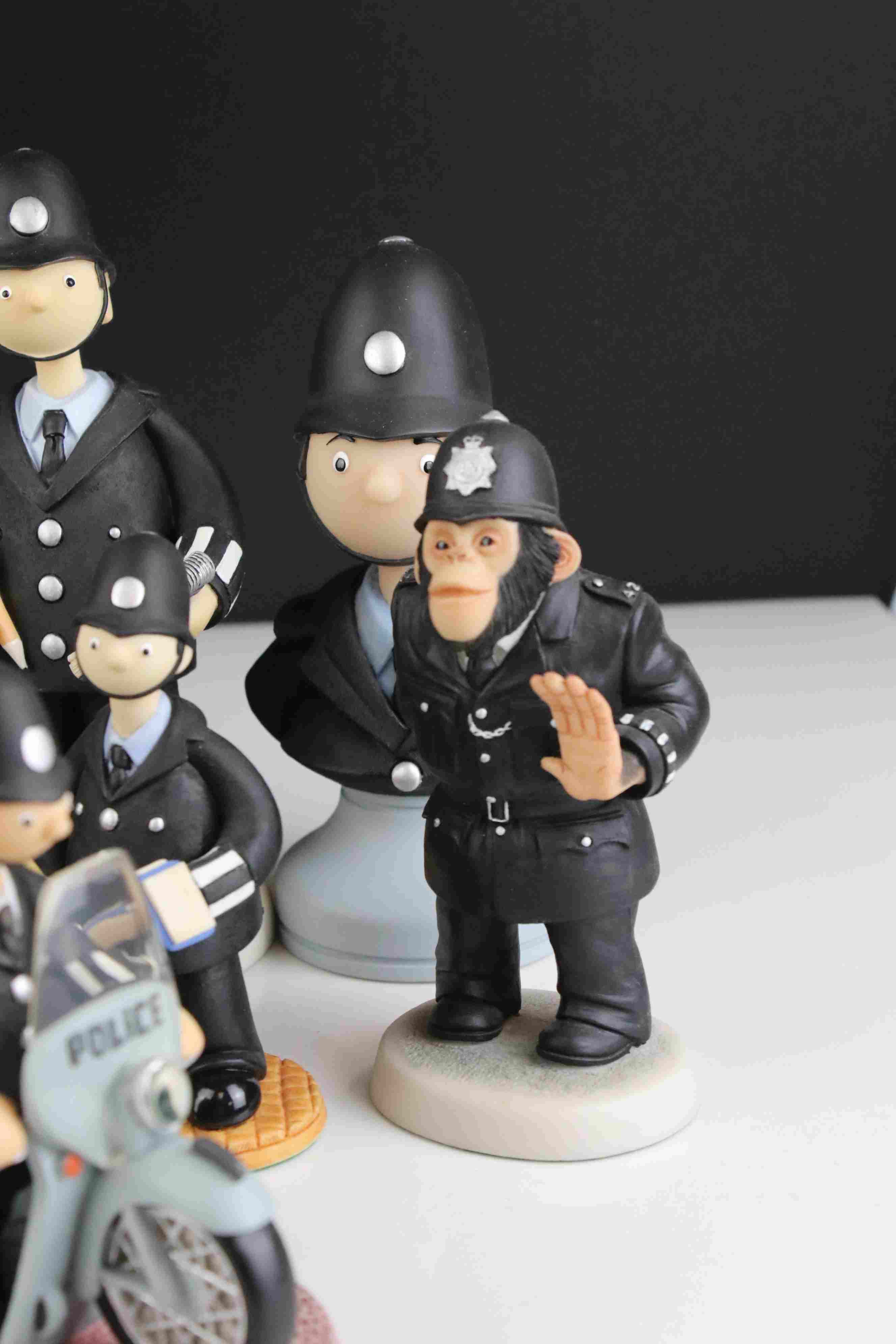 Collection of approximately Thirteen Robert Harrop Policeman figures including Camberwick Green - Bild 4 aus 7