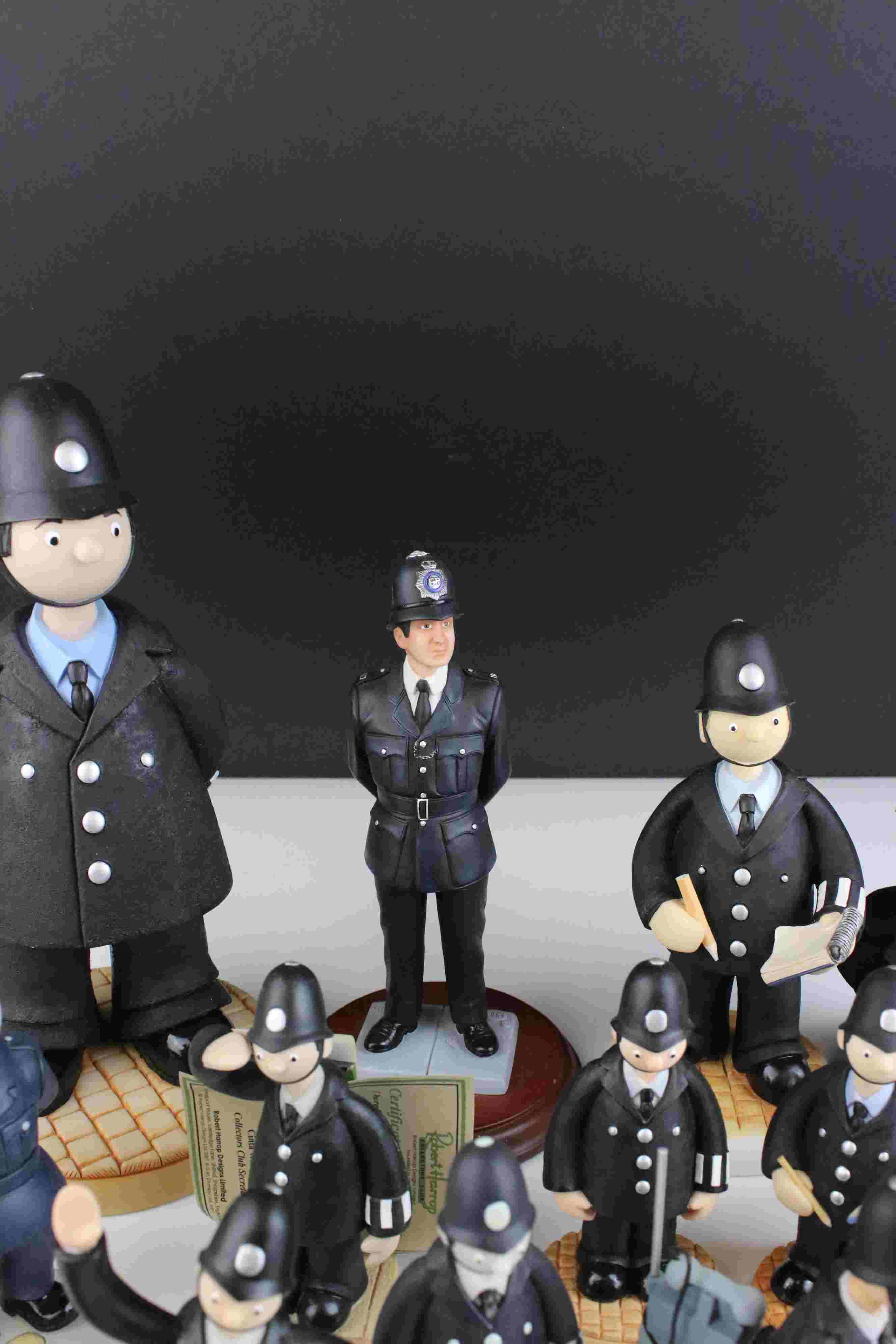 Collection of approximately Thirteen Robert Harrop Policeman figures including Camberwick Green - Bild 6 aus 7