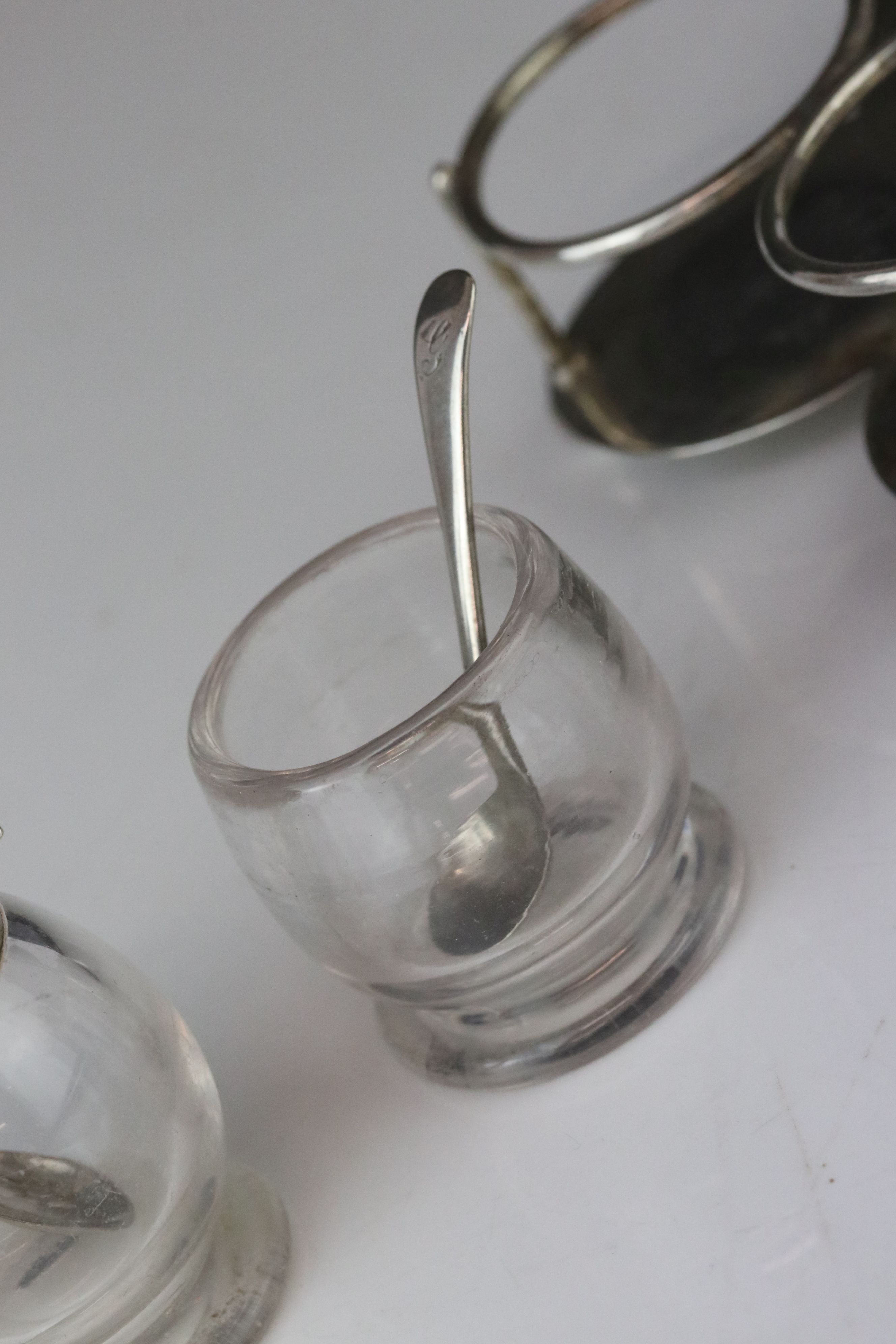 Victorian Silver Quatrefoil Cruet Stand holding Pair of Glass Mustards with Silver Lids and - Image 6 of 8