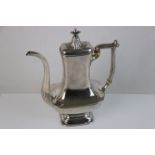 A hallmarked sterling silver 1 1/2 pint hot chocolate / coffee pot, assay marked for Birmingham,