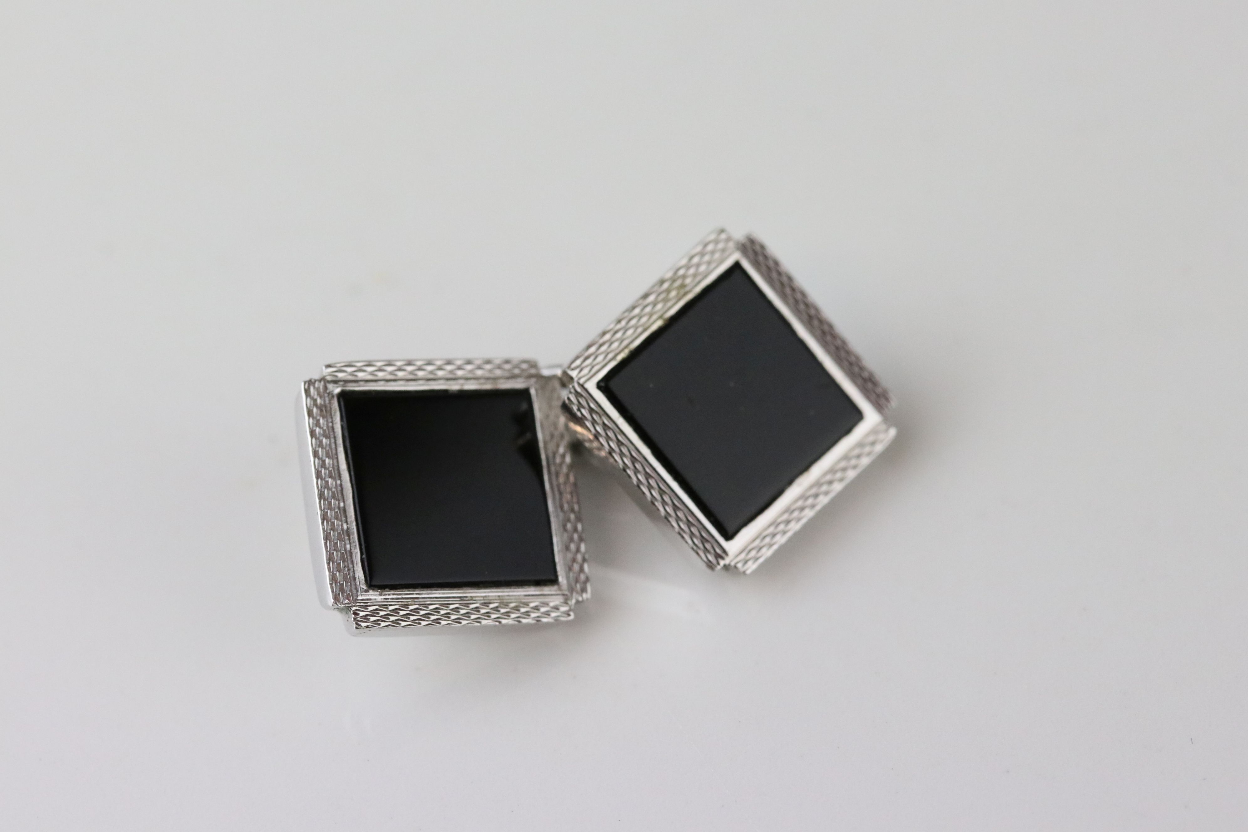 Onyx 9ct carat white gold Gentleman's cufflinks, buttons and dress stud set, square flush set - Image 3 of 8