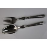 A Georgian fully hallmarked sterling silver fish serving fork and spoon set, maker marked for