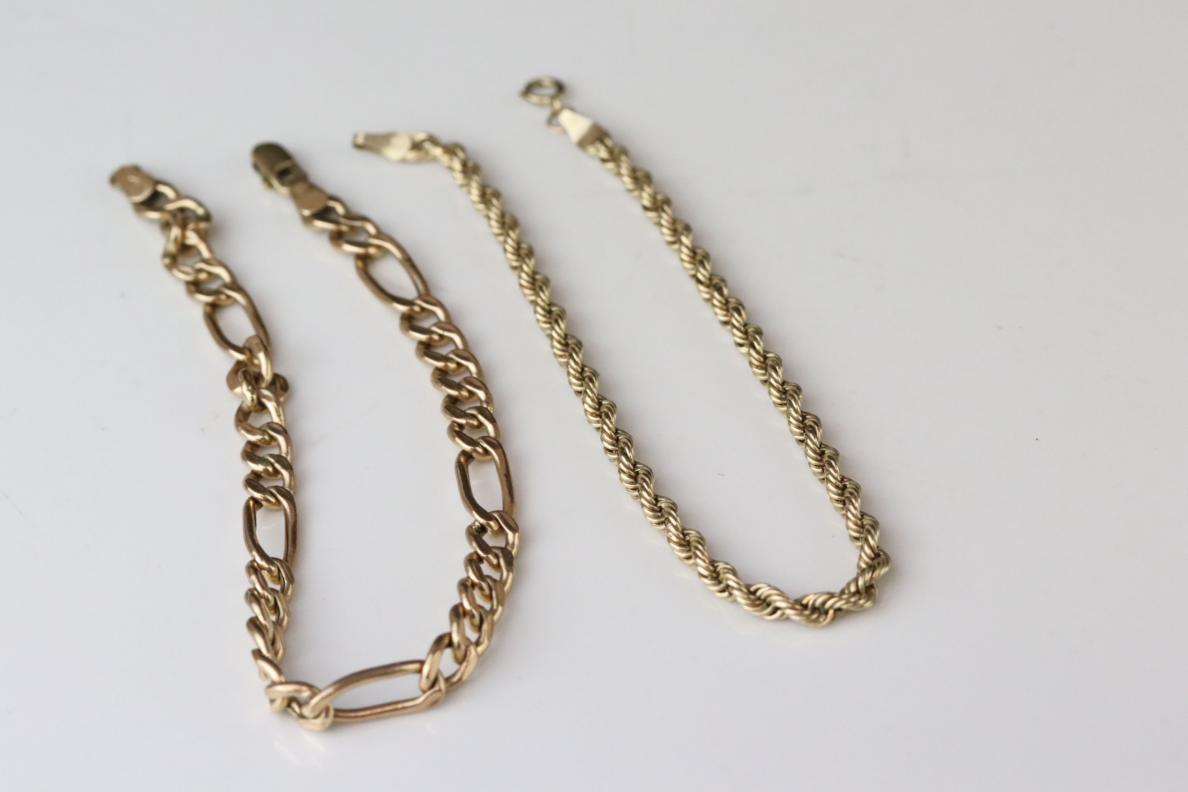 9ct yellow gold rope twist bracelet, length approx 19cm, together with a 9ct yellow gold figaro link