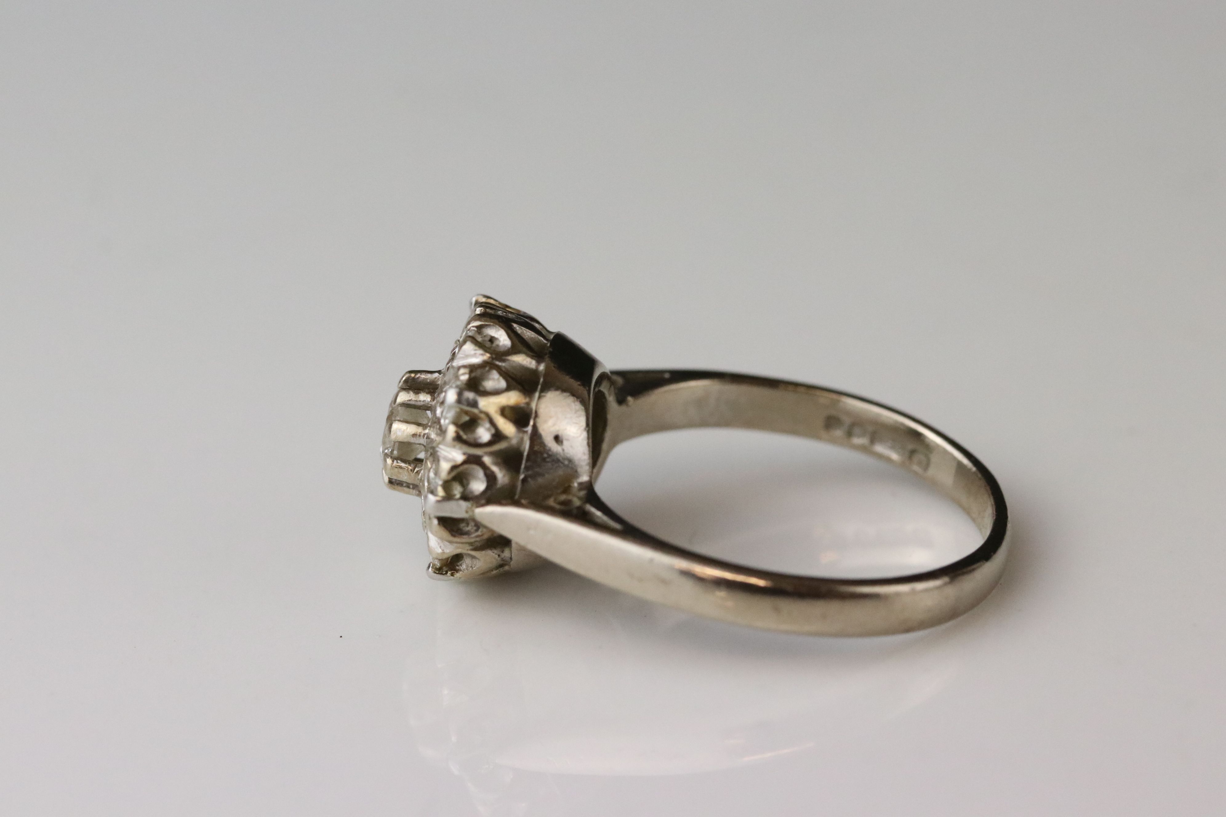 Diamond 18ct white gold cluster ring, principle round brilliant cut diamond weighing approx 0.20 - Image 4 of 5