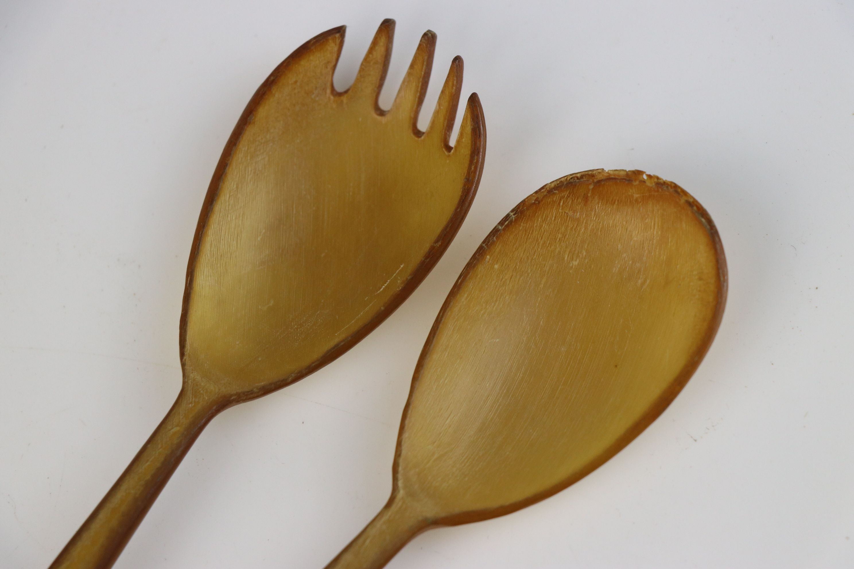 A pair of carved horn salad servers with sterling silver shield cartouche and finials, maker - Image 4 of 5