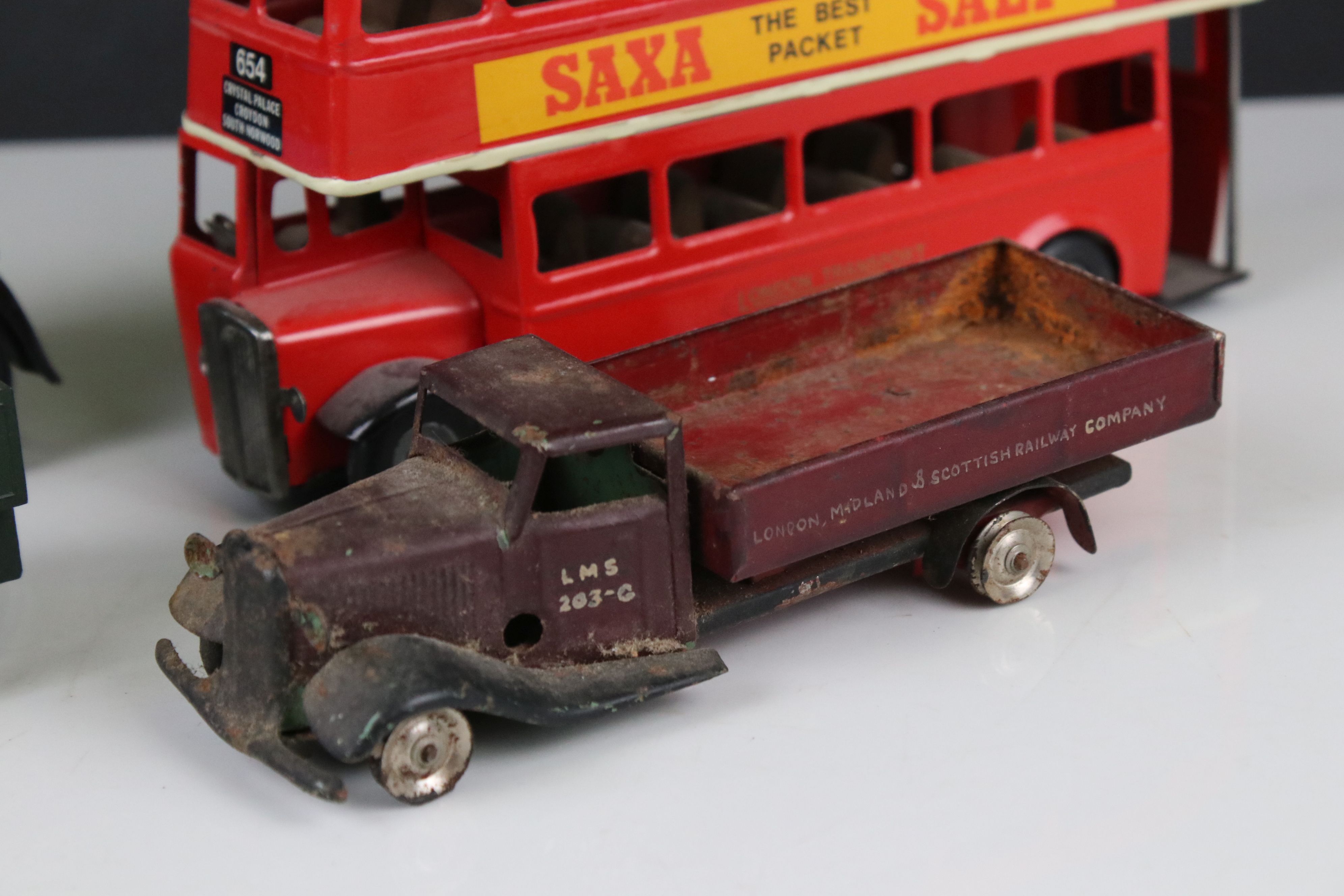 Five diecast / tin plate / plastic models to include Clockwork Triang Minic Bus, Triang Minic fire - Image 5 of 11