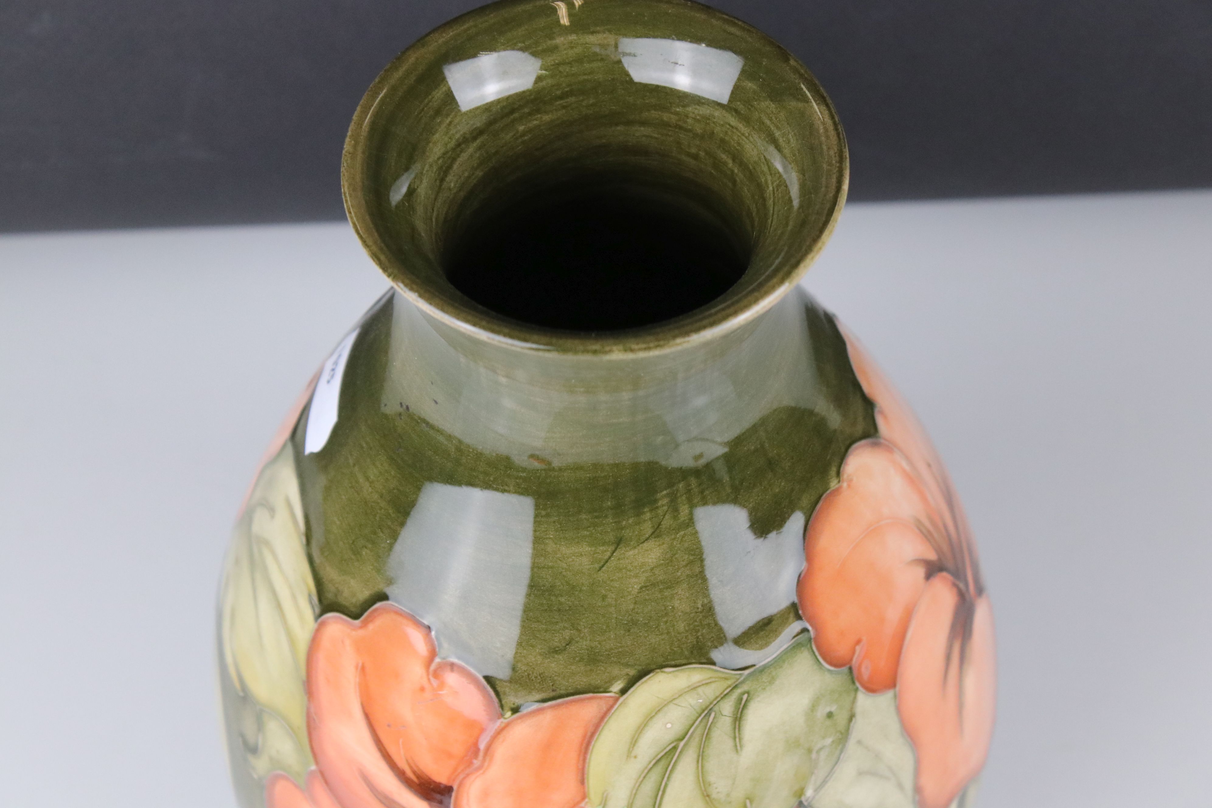 Moorcroft Vase in the Hibiscus pattern on green ground, impressed Moorcroft mark to base and also - Image 3 of 7