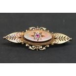 A fully hallmarked 15ct gold Victorian brooch.