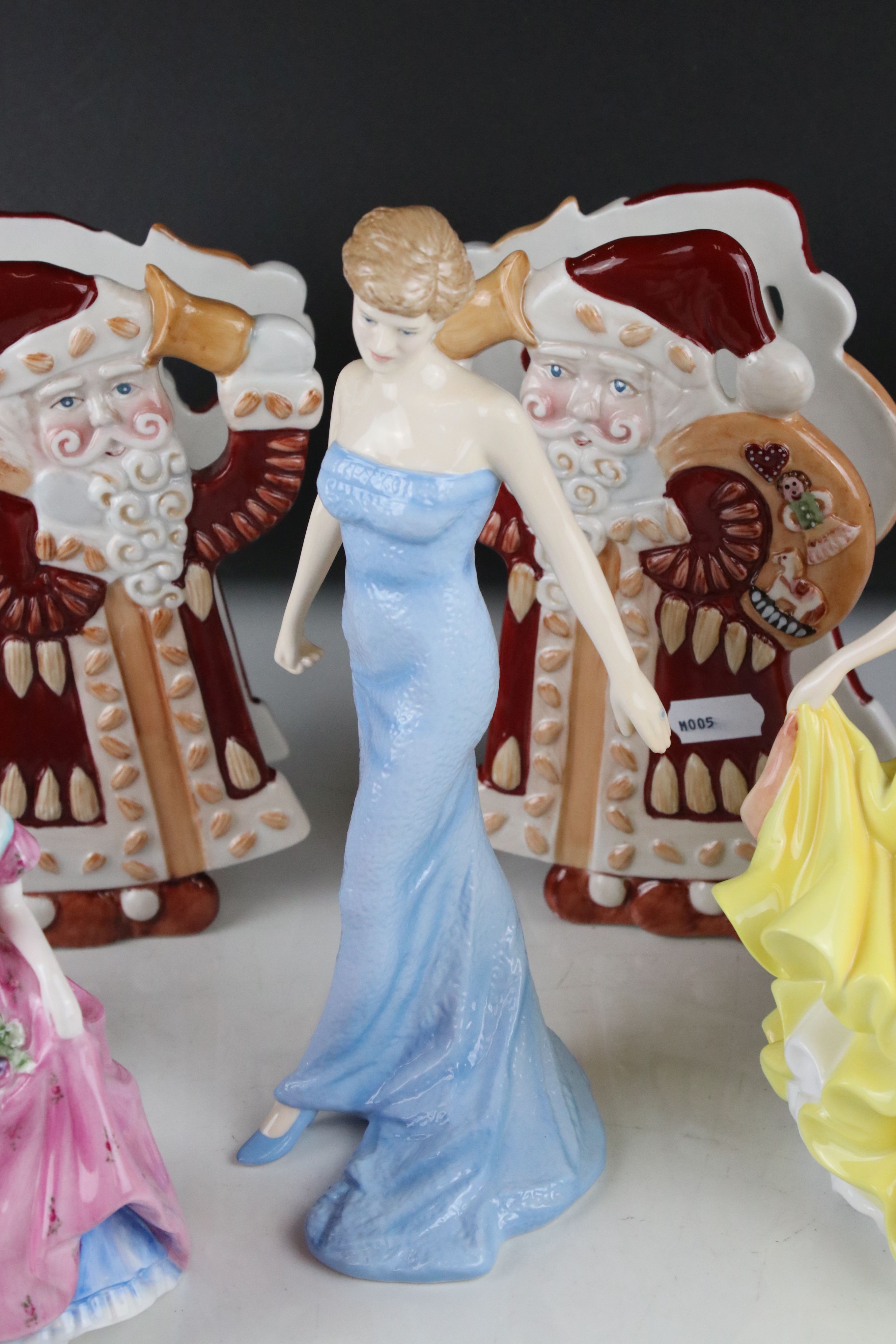 Mixed Lot of Ceramics including Two Royal Doulton Figurines and a Coalport Figurine, Pair of - Image 9 of 10