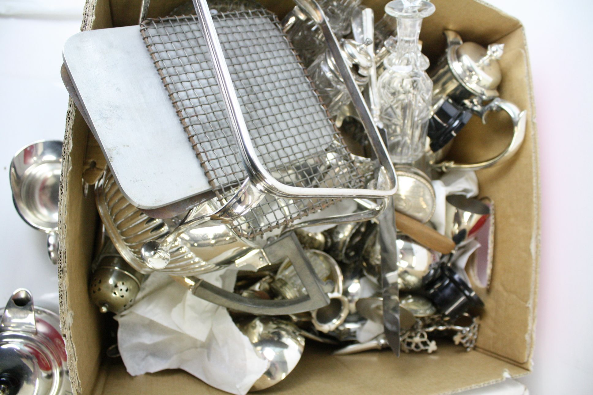 A large quantity of silver plated items contained within two boxes to include candlesticks, toast - Image 3 of 7