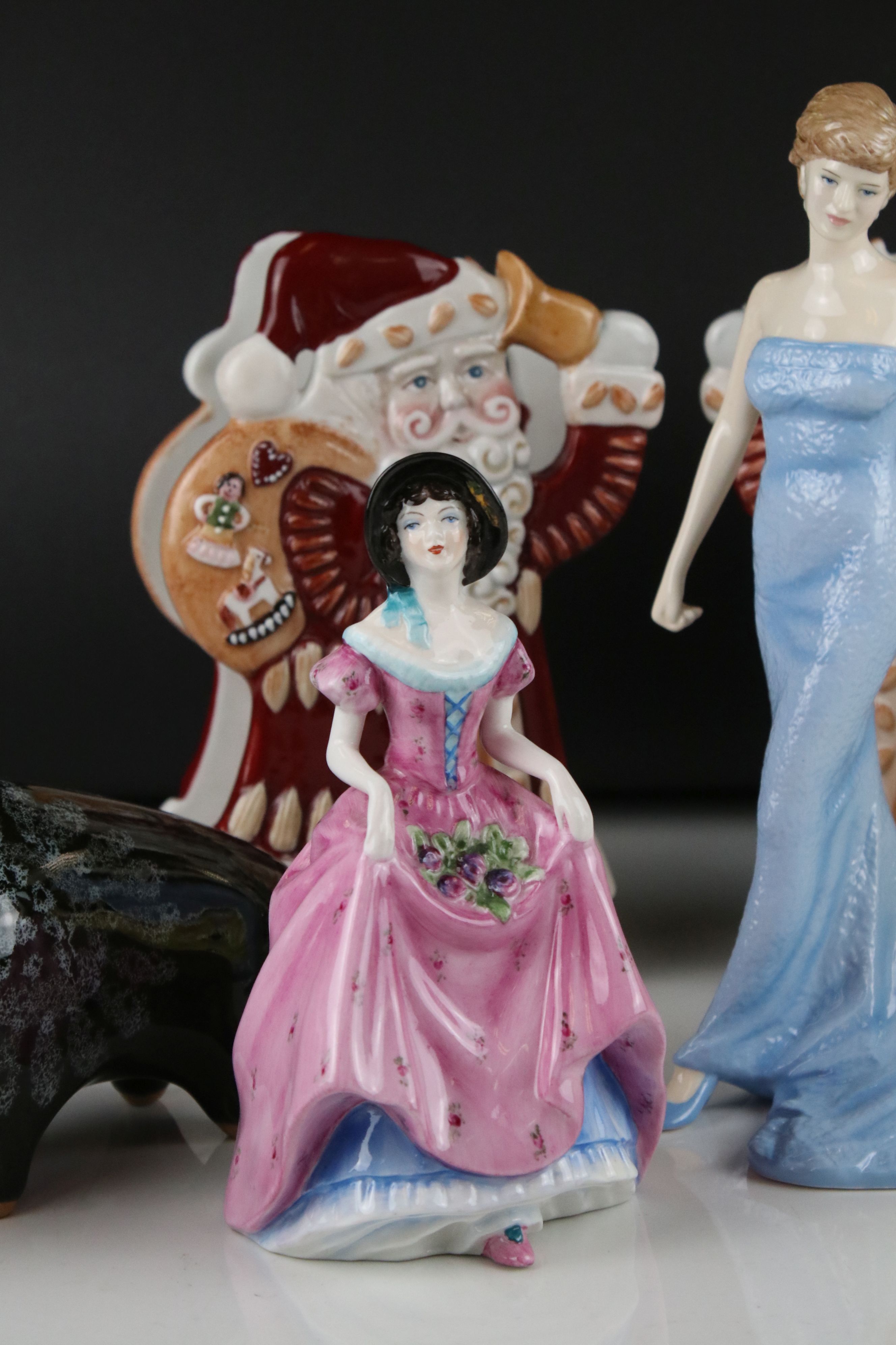 Mixed Lot of Ceramics including Two Royal Doulton Figurines and a Coalport Figurine, Pair of - Image 7 of 10
