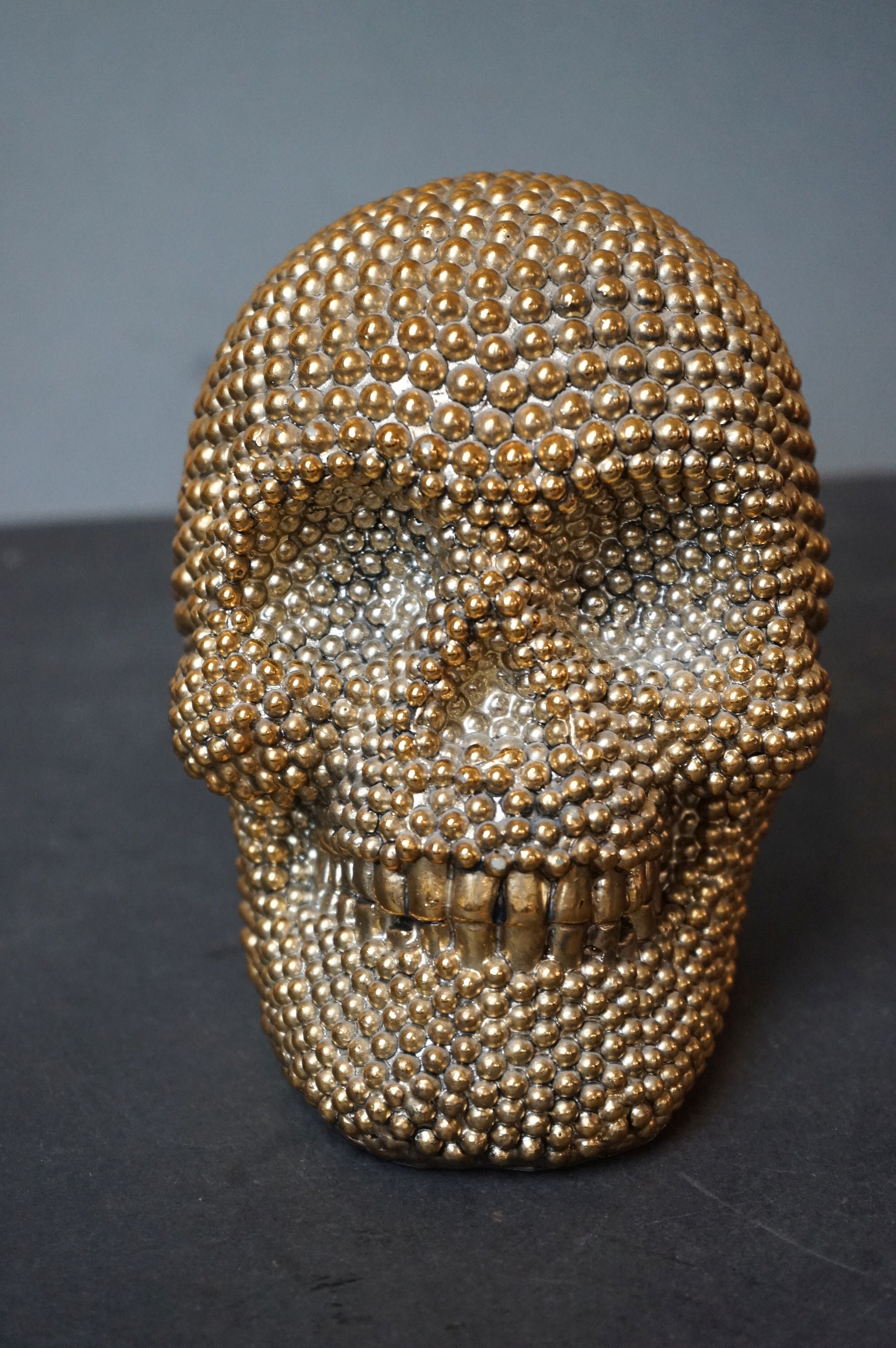 A decorative resin Golden skull ornament. - Image 4 of 4