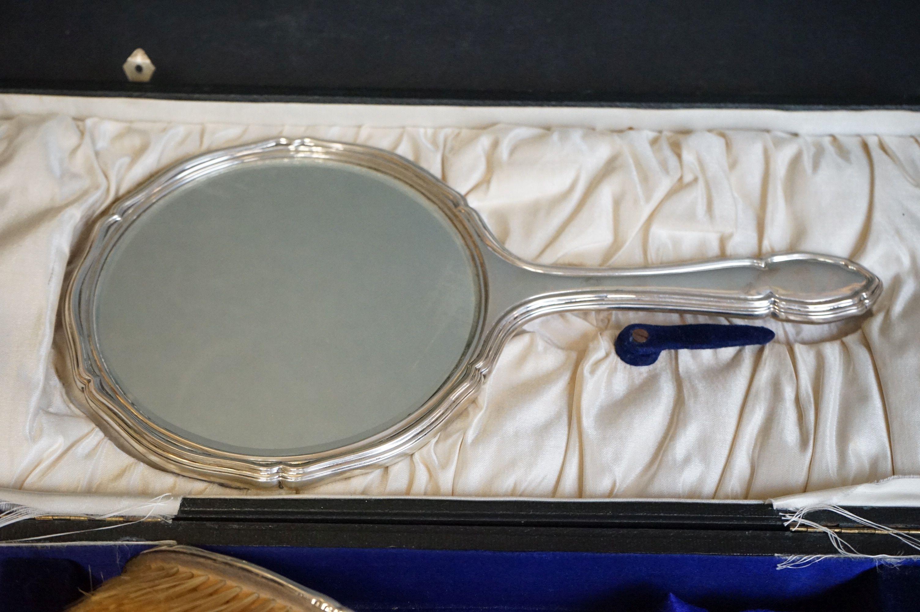 A Gorham Manufacturing Co sterling silver vanity brush & mirror set in original fitted box - Image 8 of 9
