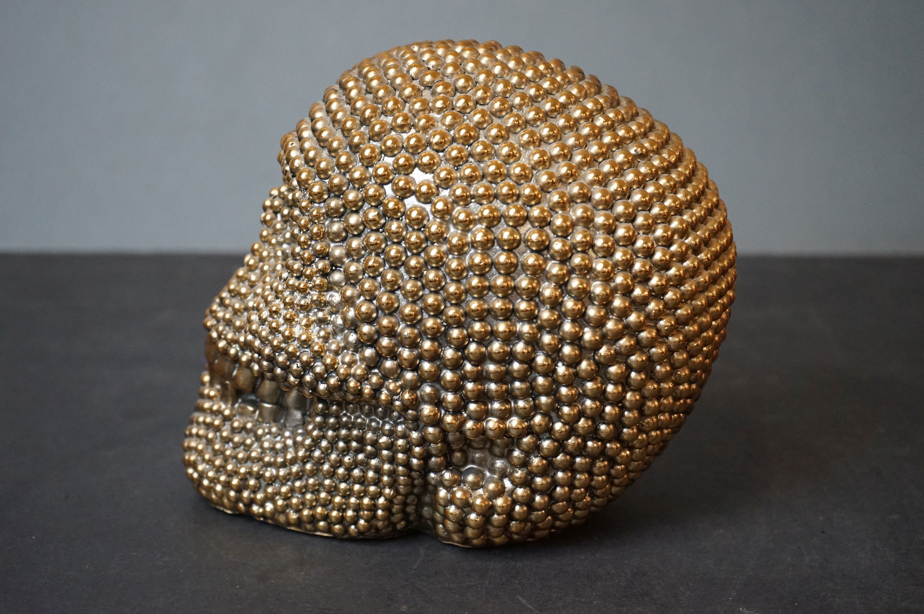 A decorative resin Golden skull ornament. - Image 2 of 4