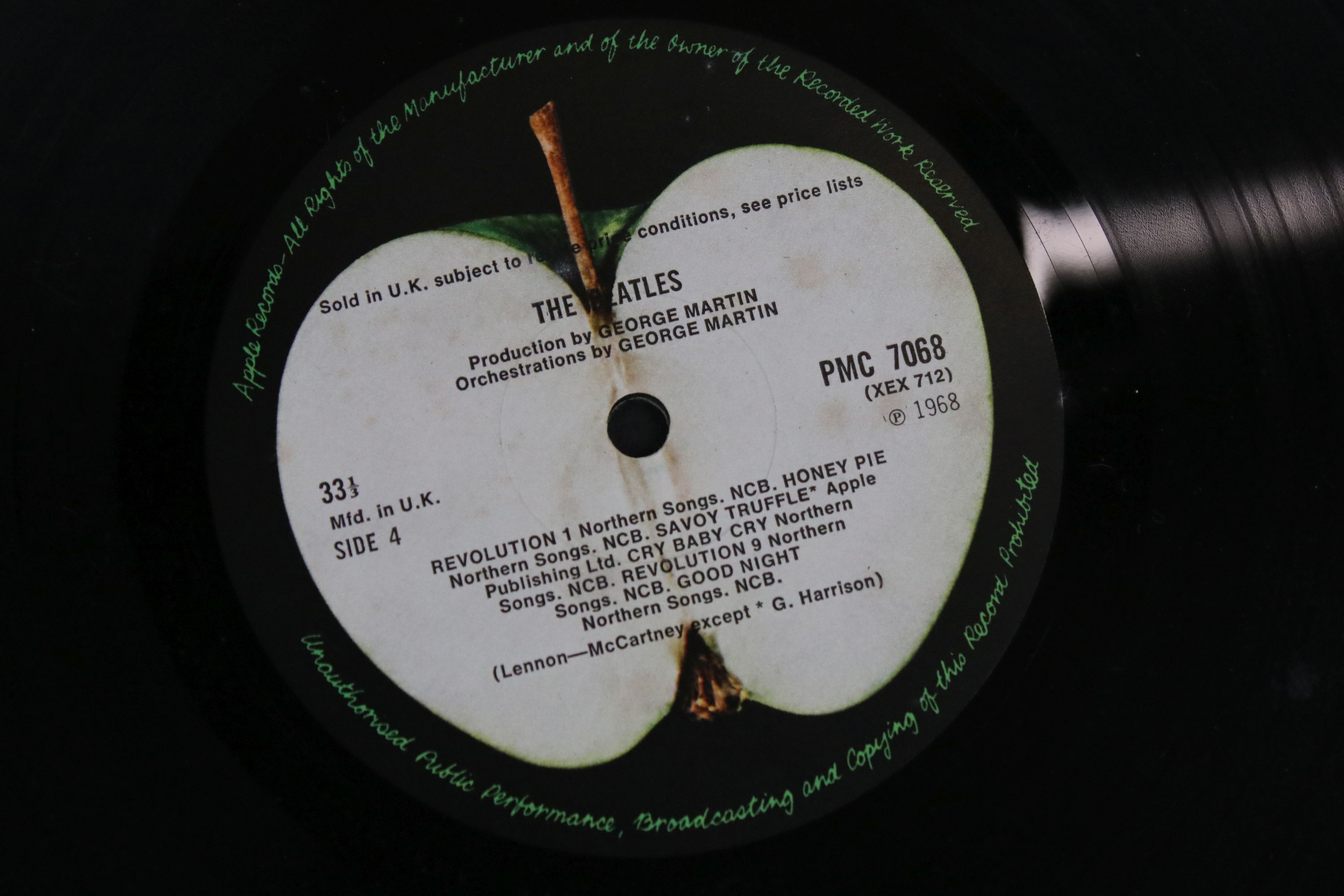 Vinyl - The Beatles two copies of The White Album (PMC 7067/8) first one numbered 0161086 top opener - Image 13 of 15