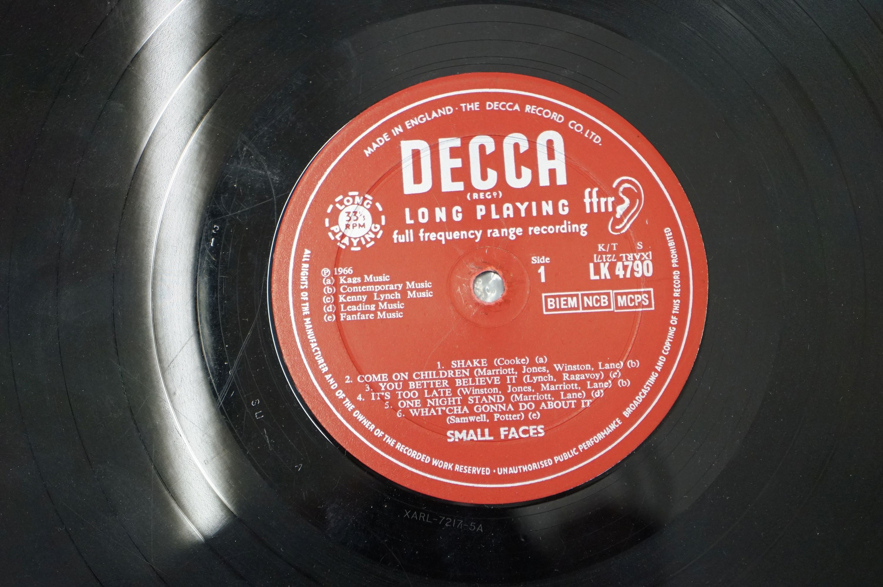 Vinyl - Small Faces self titled on Decca LK4790 red unboxed Decca mono label, sleeve and vinyl vg - Image 4 of 4