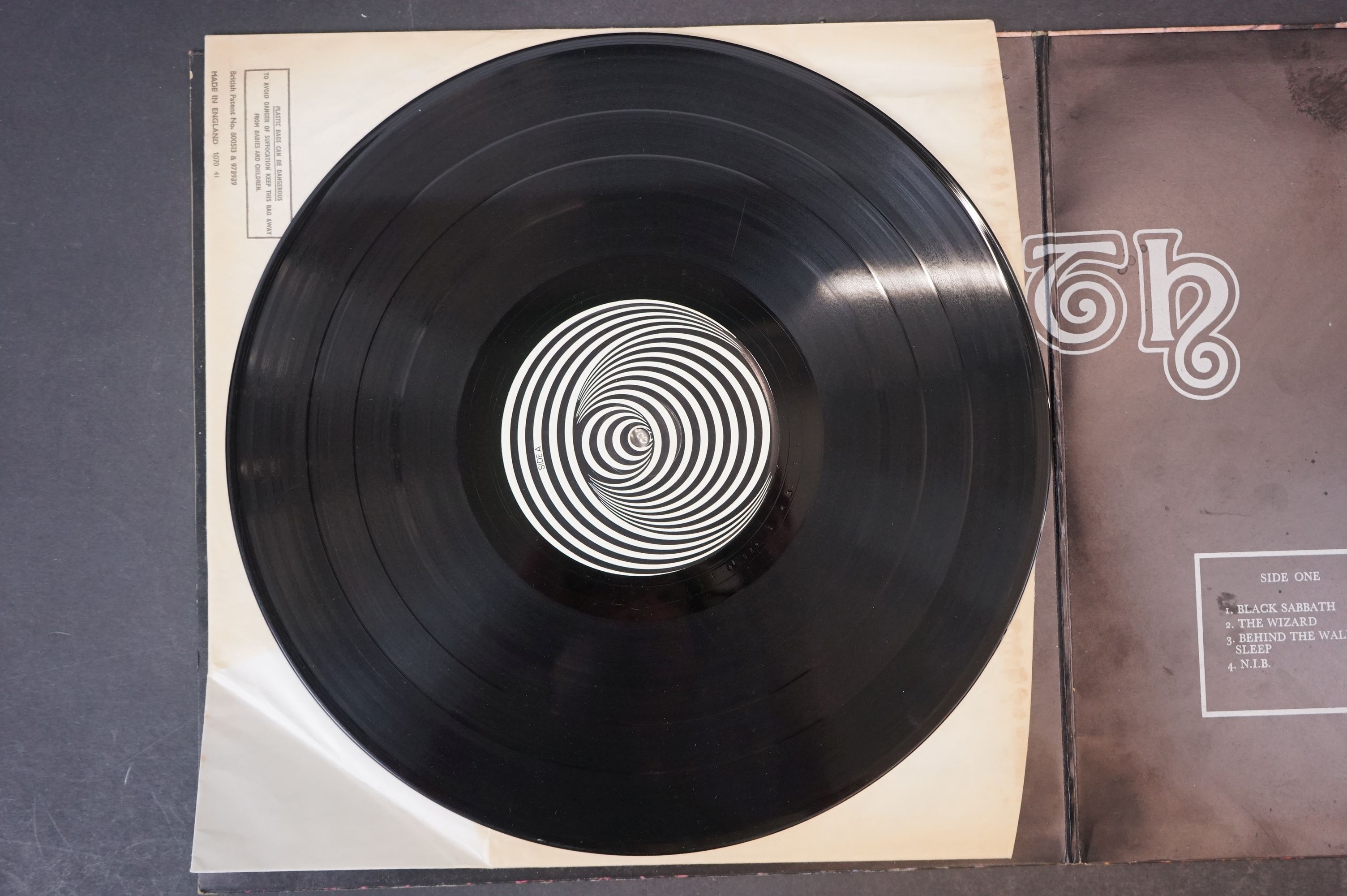 Vinyl - Black Sabbath - Black Sabbath. Original UK 1970 Large Swirl Vertigo Label Pressing (Dunbar - Image 5 of 6