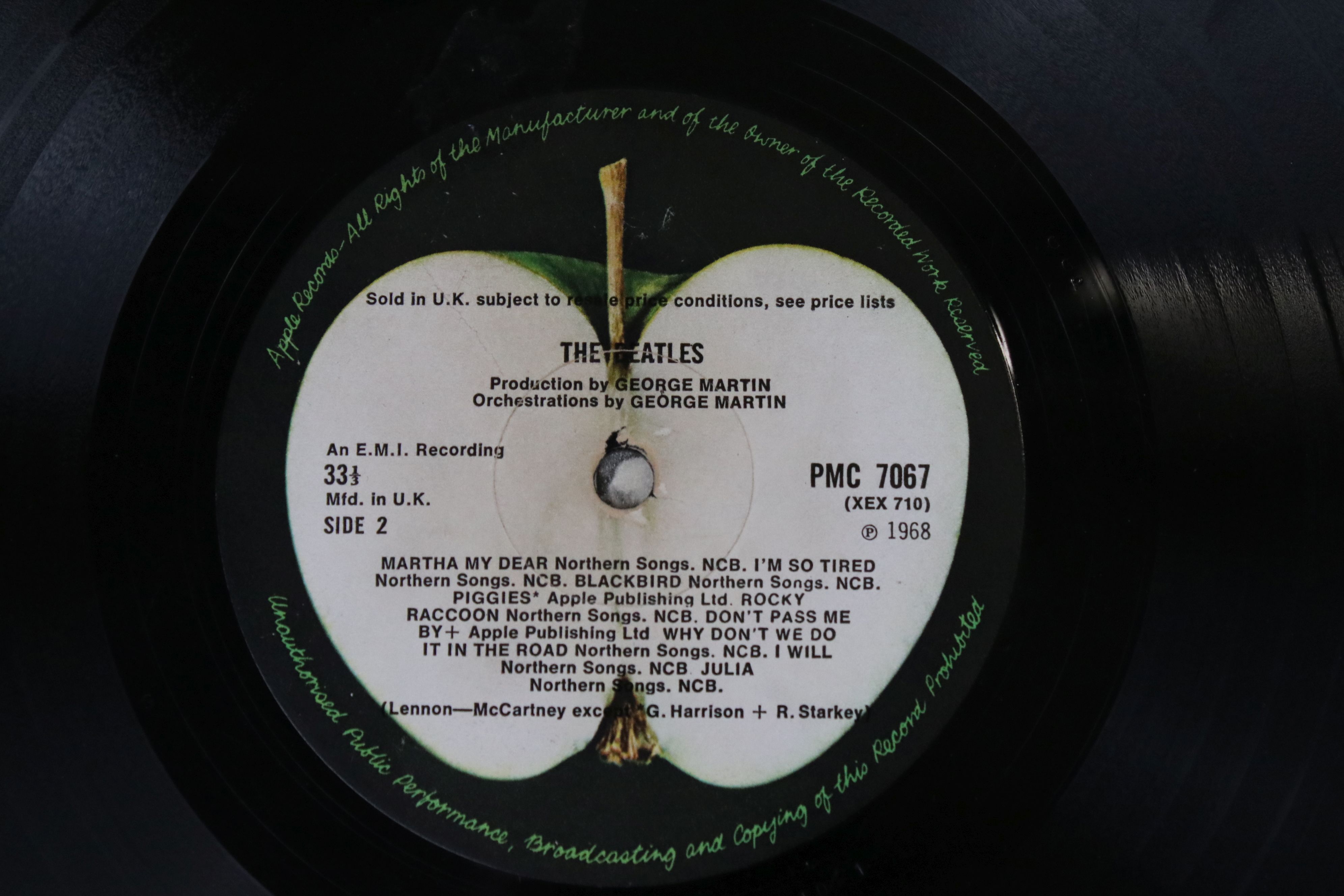 Vinyl - The Beatles two copies of The White Album (PMC 7067/8) first one numbered 0161086 top opener - Image 8 of 15