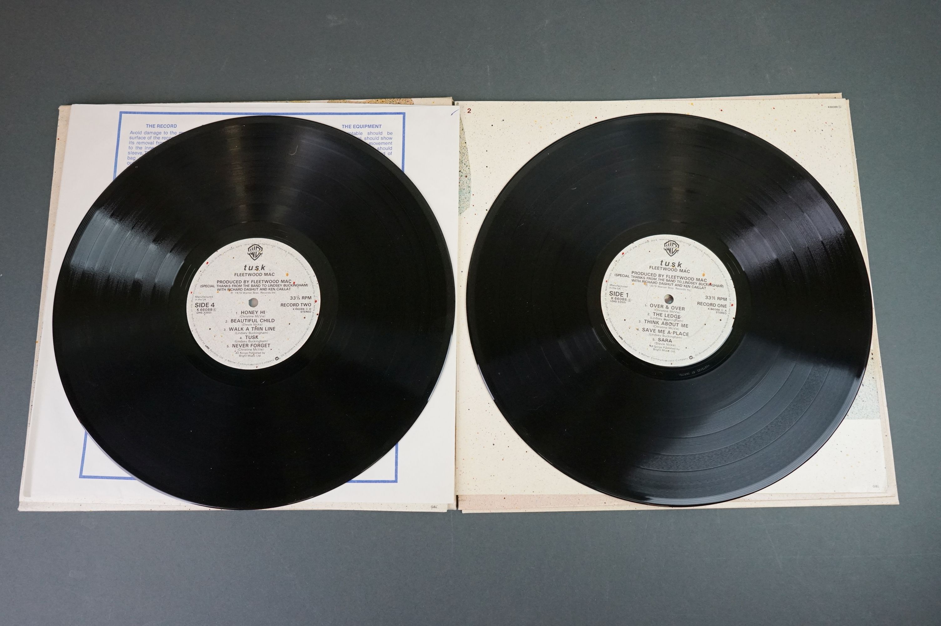 Vinyl - Two Fleetwood Mac LPs to include Tusk (K66088) and Rumours (K56344), sleeves and vinyl vg+ - Image 5 of 7