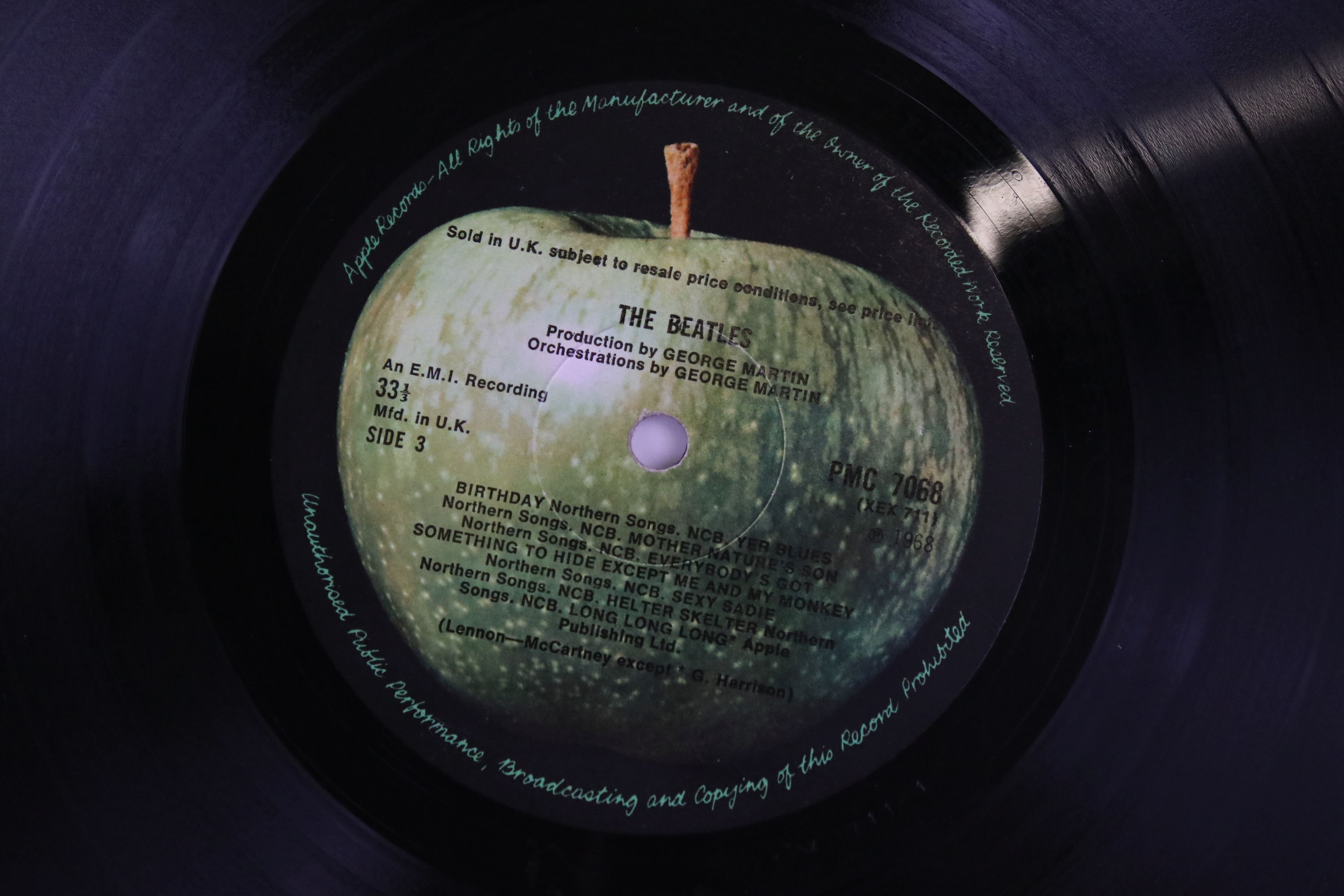 Vinyl - The Beatles two copies of The White Album (PMC 7067/8) first one numbered 0161086 top opener - Image 7 of 15