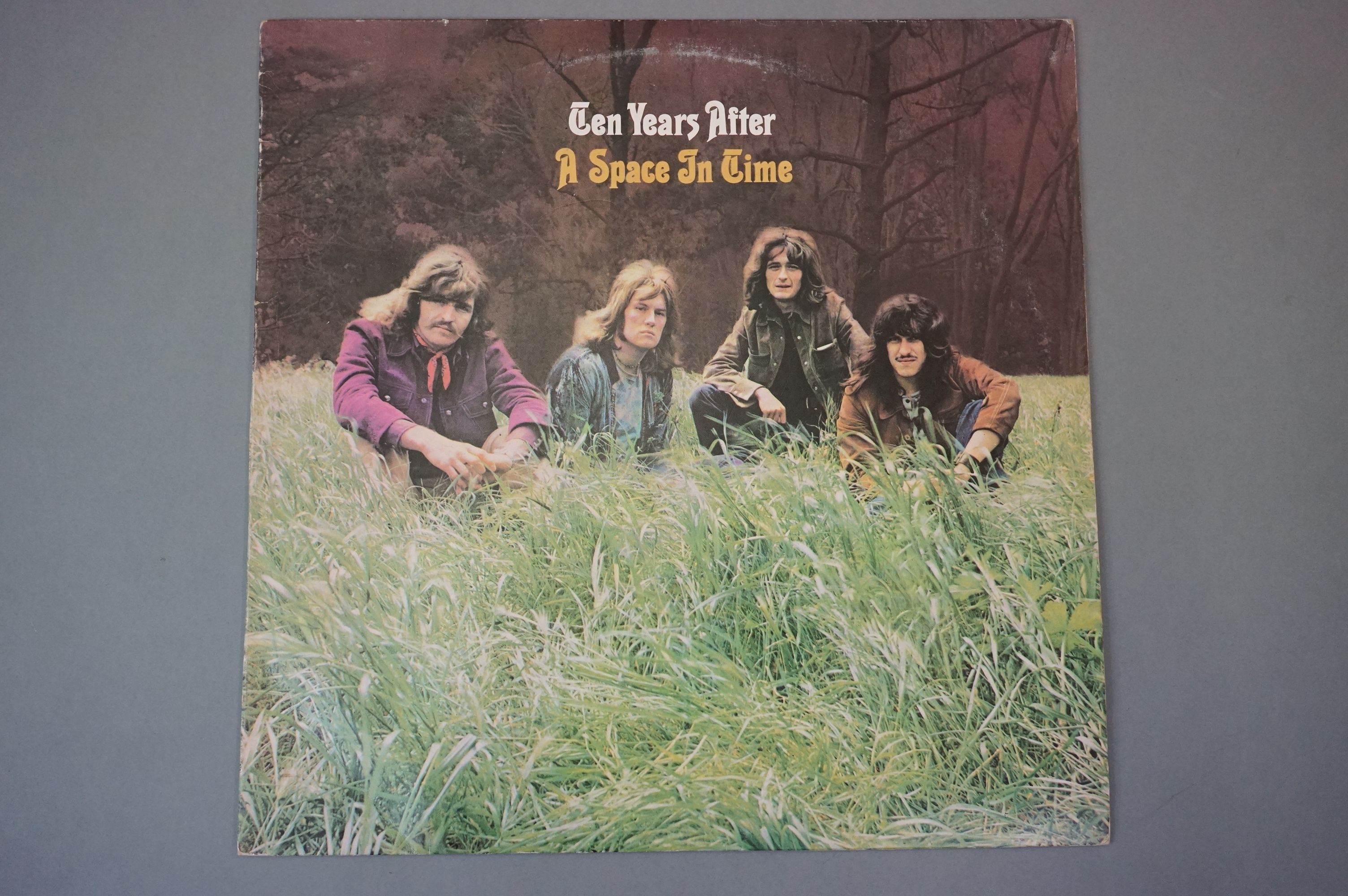 Vinyl - Ten Years After A Space In Time (CHR 1001) Green label with manufactured and distributed