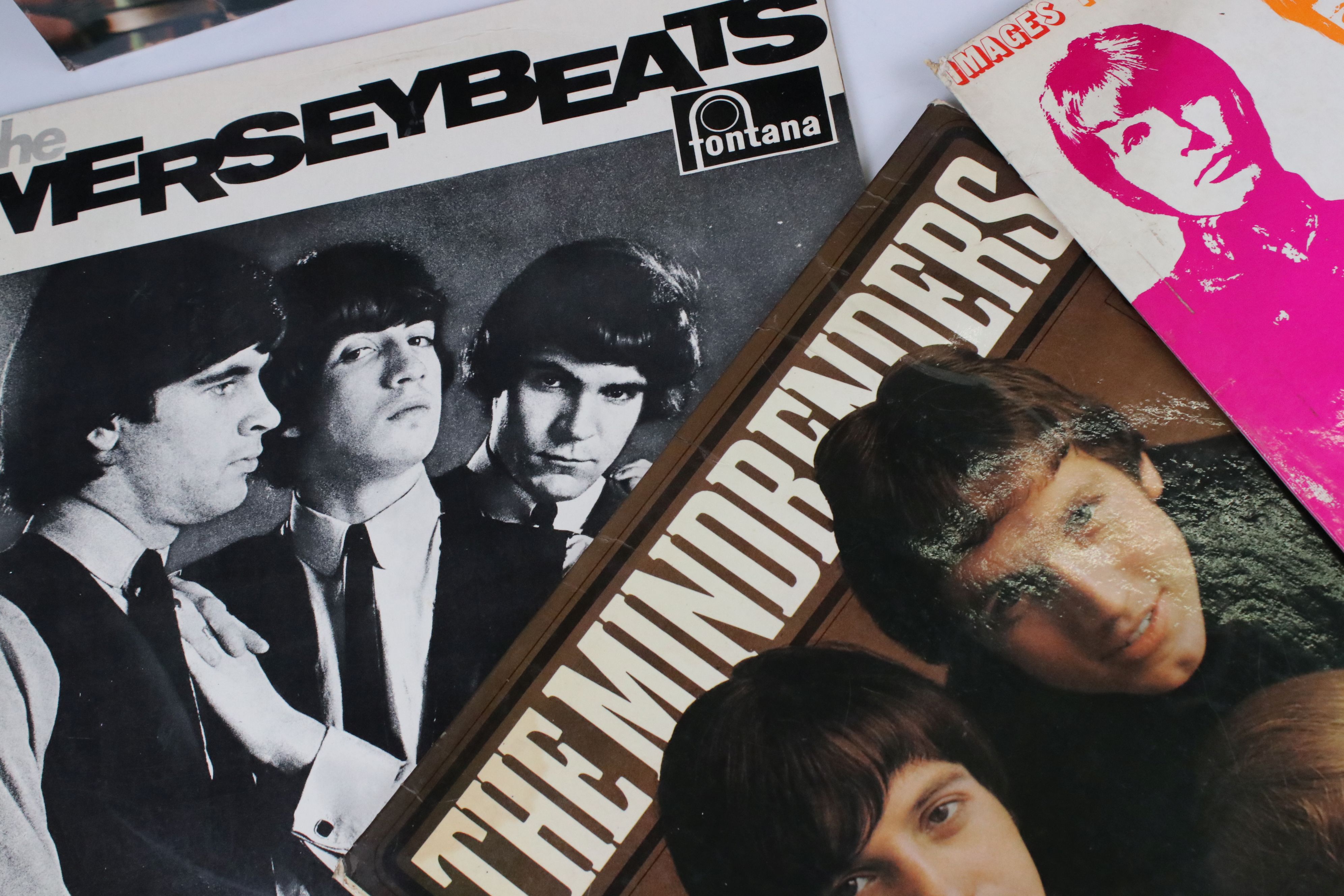 Vinyl - Five LPs to include The Rolling Stones no 1 LK4605 mono (pen to back cover), The Merseybeats - Image 2 of 4