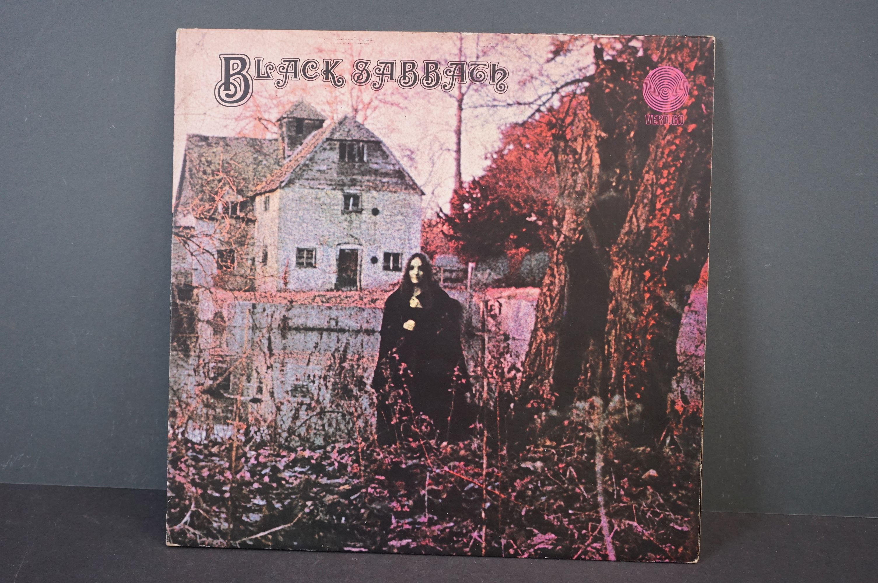 Vinyl - Black Sabbath - Black Sabbath. Original UK 1970 Large Swirl Vertigo Label Pressing (Dunbar