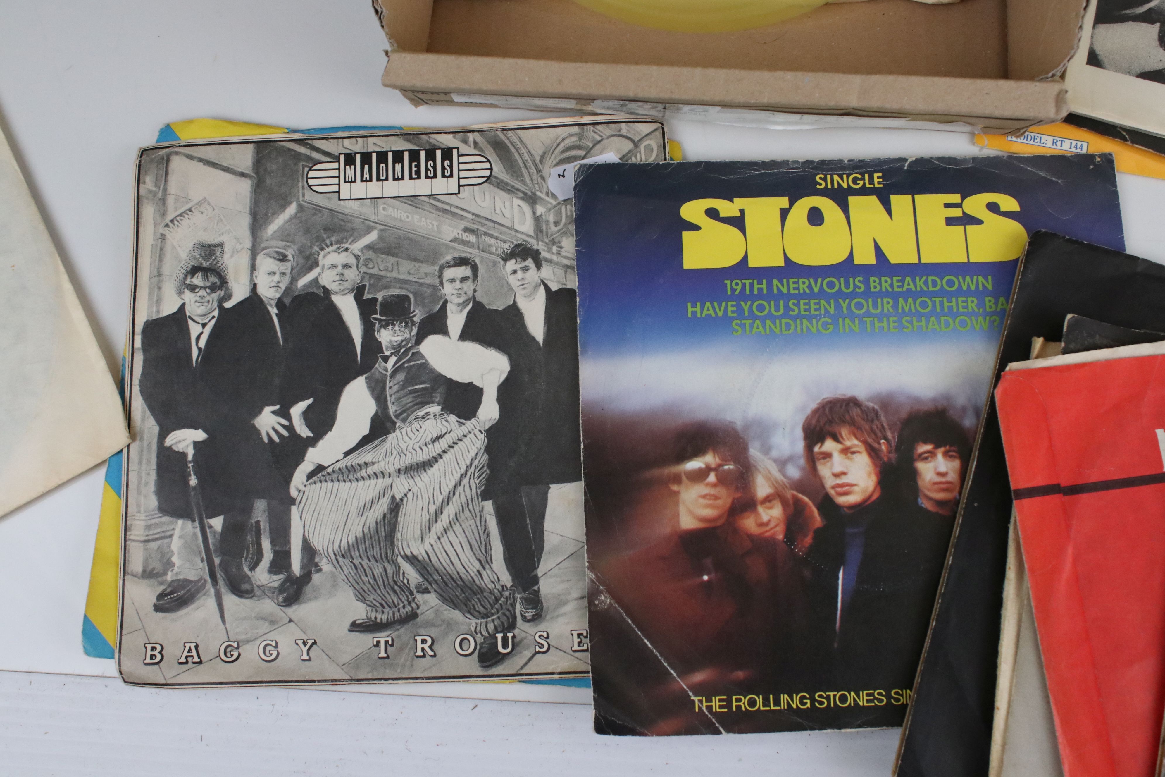 Vinyl - Punk / Pop / Indie collection of approx 90 45's to include The Rolling Stones, The Clash, - Image 3 of 13