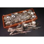 Wooden box containing mixed silver plate cutlery, approx. 7kg