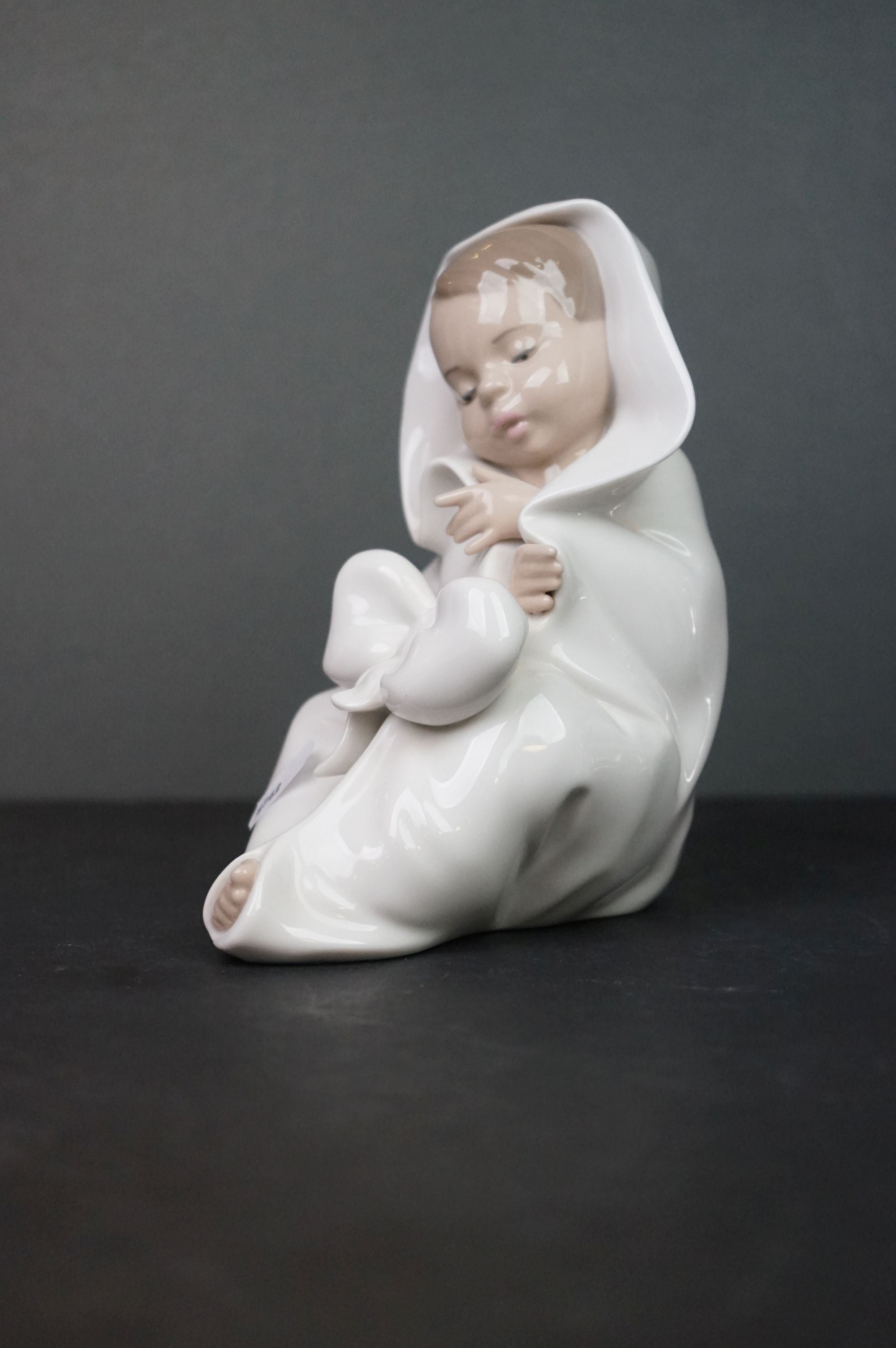 Nao Figure of a Young Child wrapped in a Blanket together with Five Spanish Lladro style Figures - Image 2 of 12