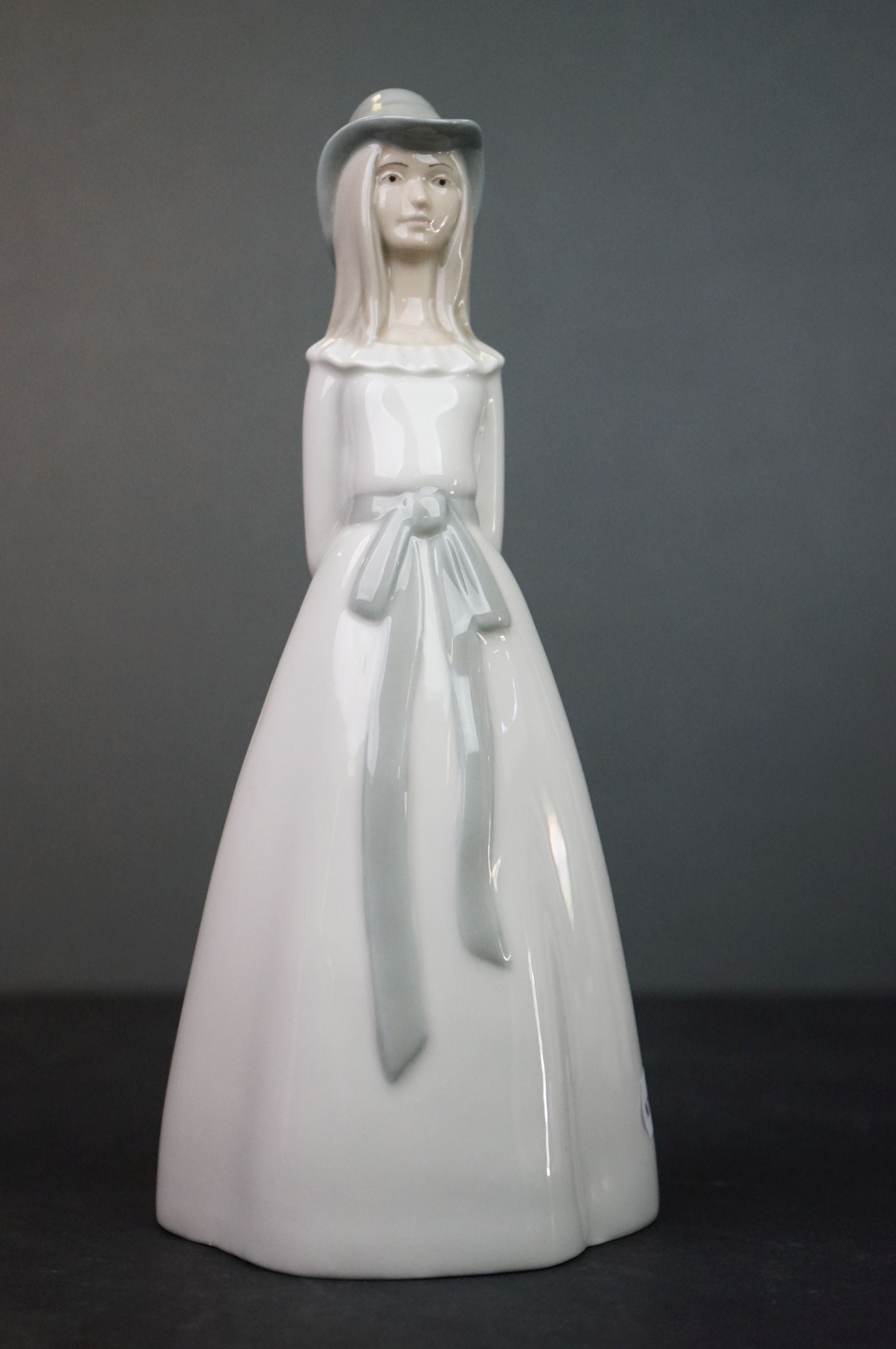 Nao Figure of a Young Child wrapped in a Blanket together with Five Spanish Lladro style Figures - Image 8 of 12