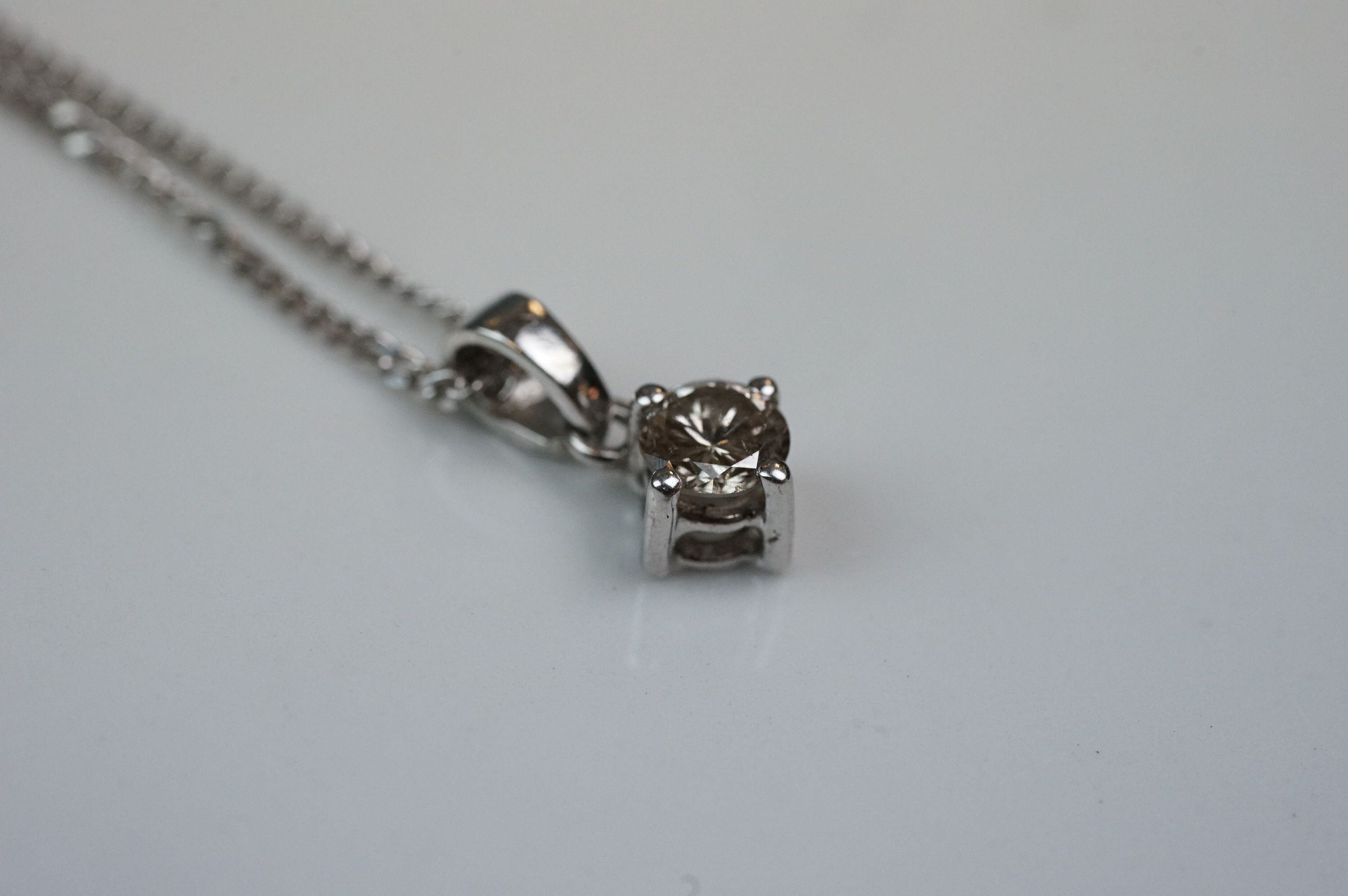 18ct white gold diamond pendant of 36 points, on an 18ct white gold chain - Image 2 of 4