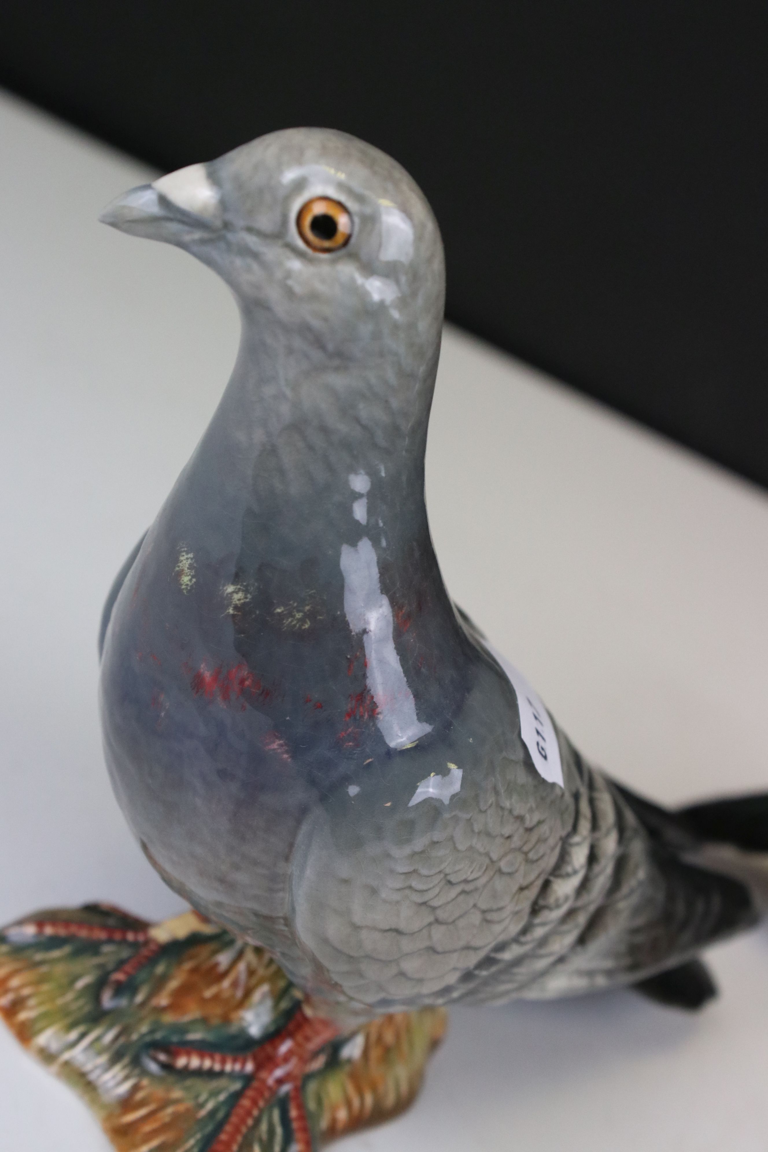 Beswick Pigeon, first version (no.1383A) and Beswick Magpie (no.2305) - Image 4 of 10