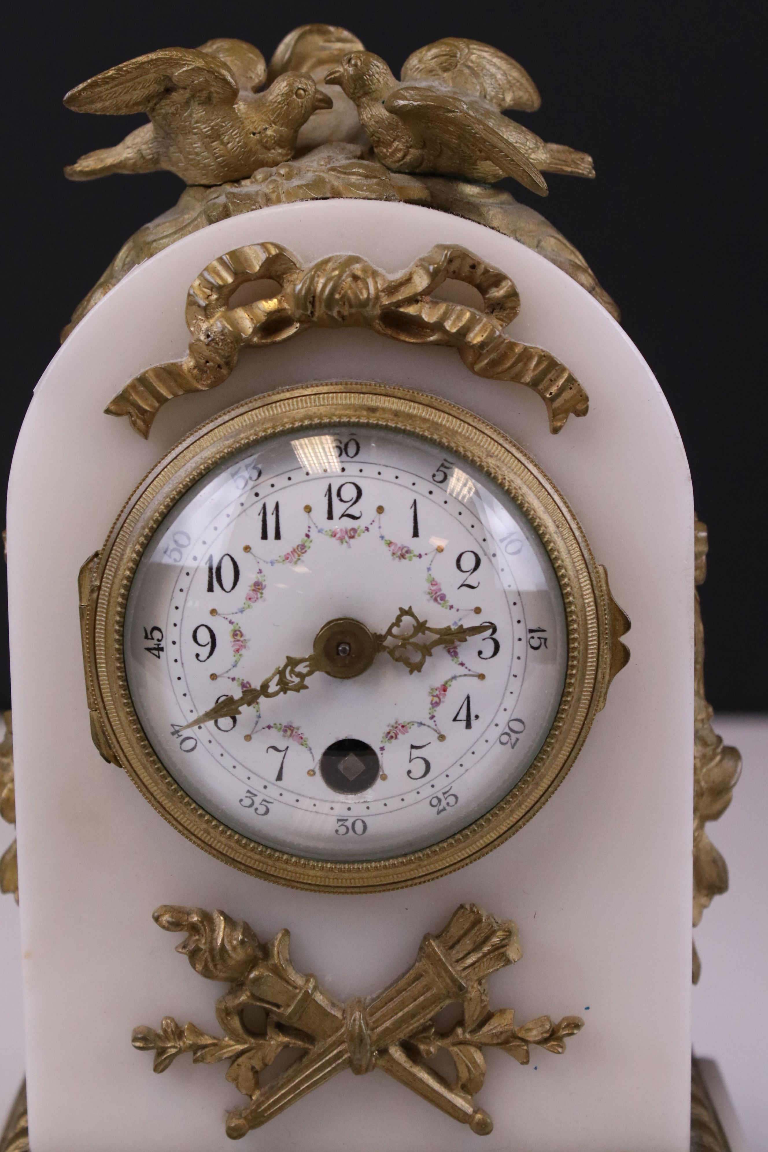 French Clock Garniture, white polished hardstone with gilt metal mounts, clock 20cm high, - Image 3 of 5