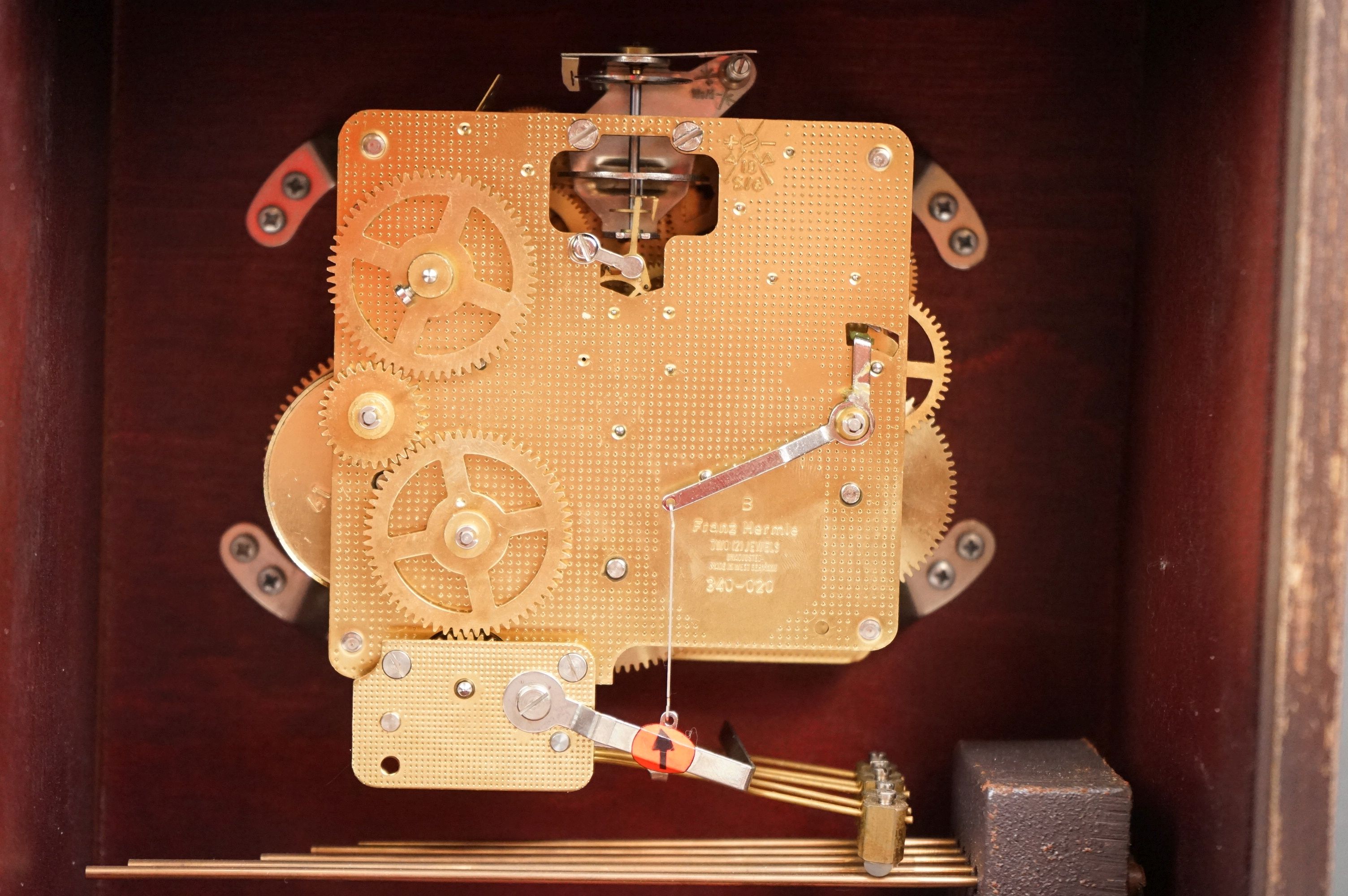 A vintage German wooden cased chiming mantle clock. - Image 6 of 8