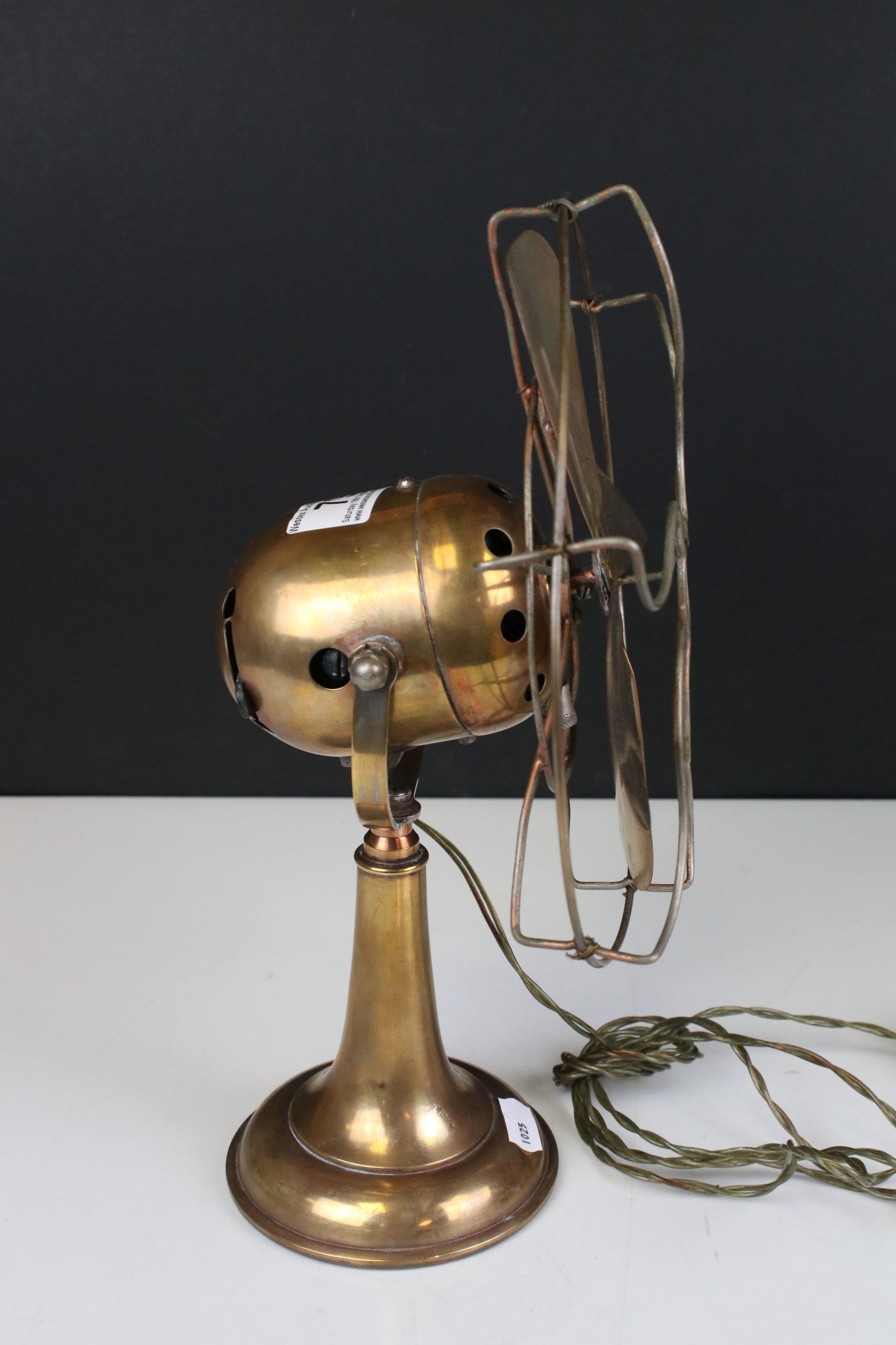 Early 20th century Brass Desk Fan, 32cms high - Image 2 of 5