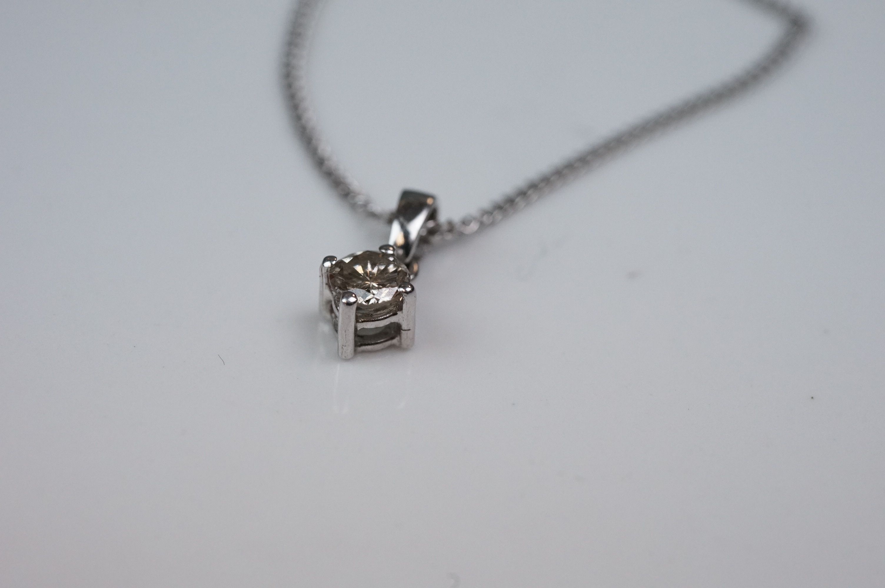 18ct white gold diamond pendant of 36 points, on an 18ct white gold chain - Image 3 of 4