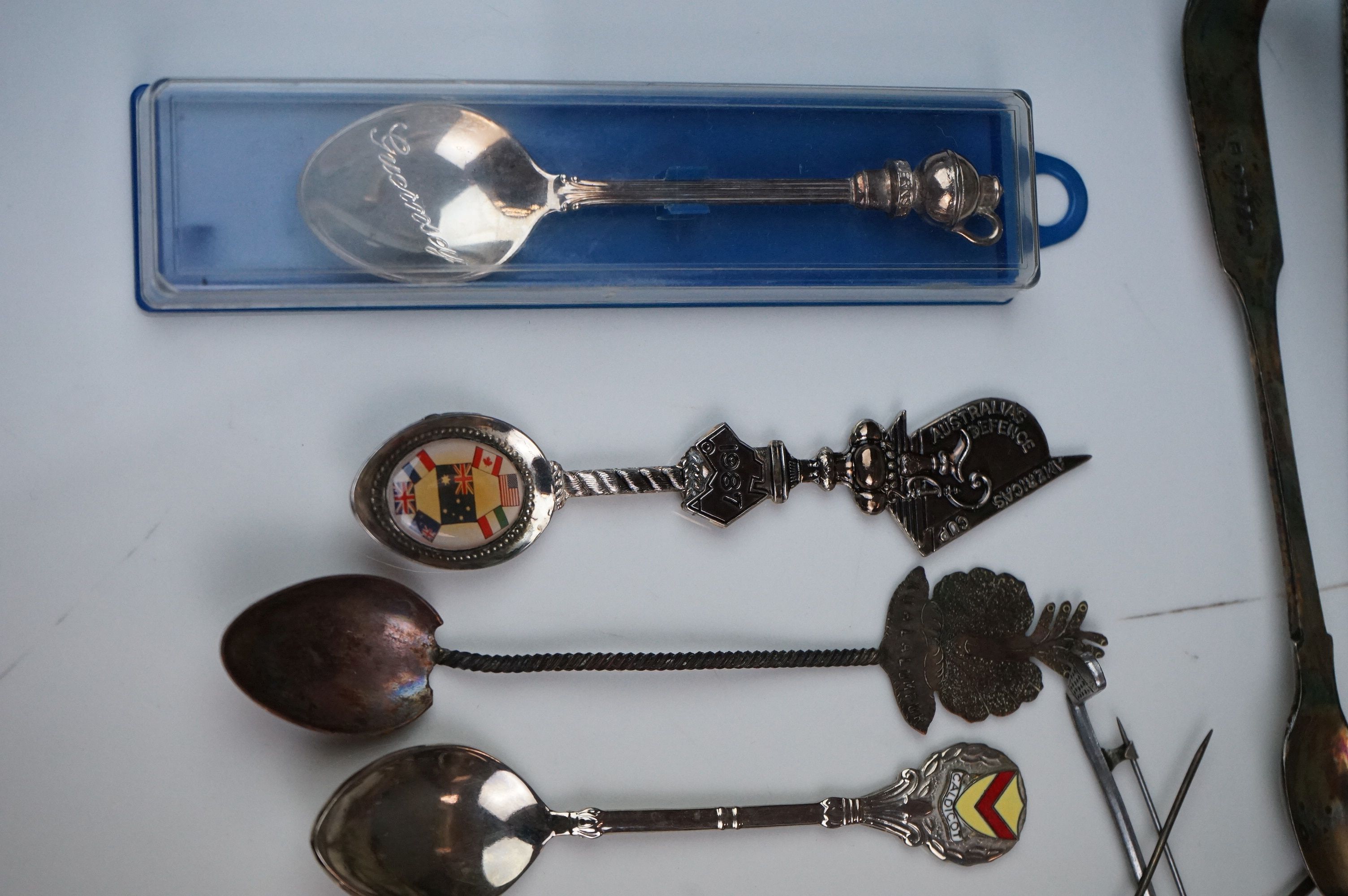 A mixed box of silver plated items to include collectors spoons, candle holder and sugar shaker. - Image 5 of 7