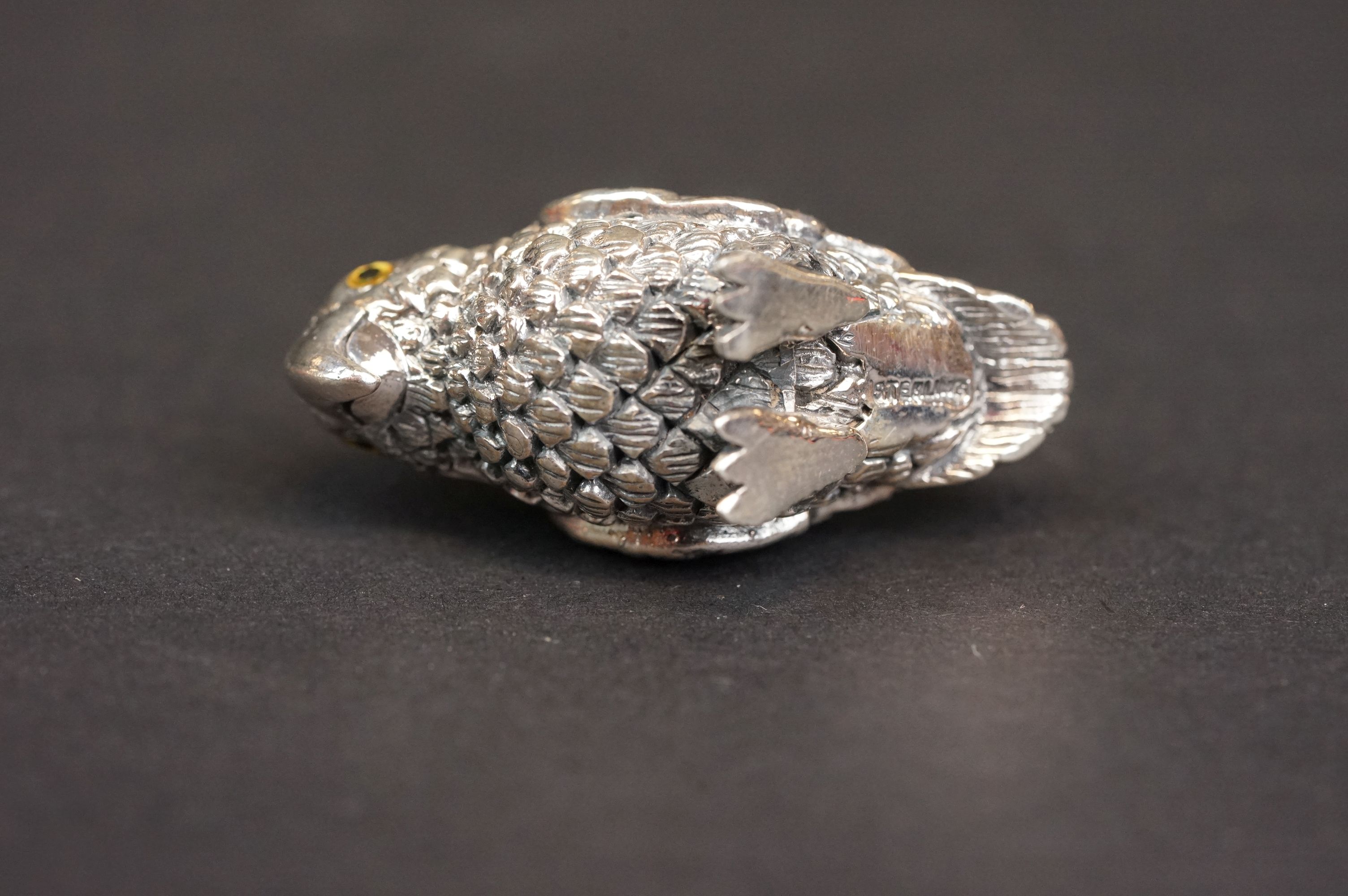 Solid silver figural parrot pincushion - Image 4 of 4