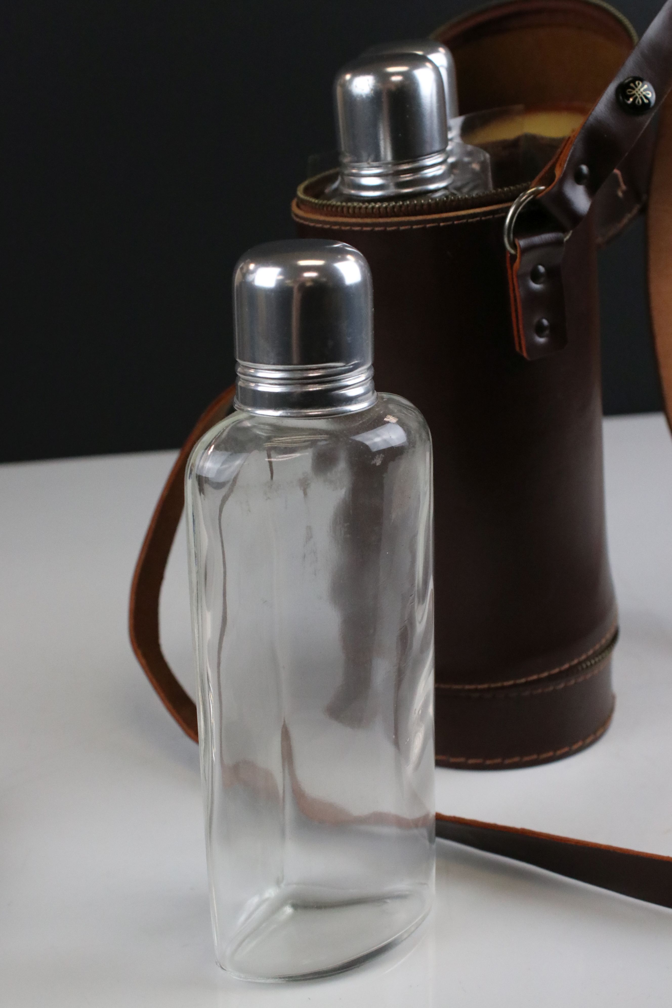 Leather cased triple spirit flask, set with three cups in separate compartments - Image 7 of 10
