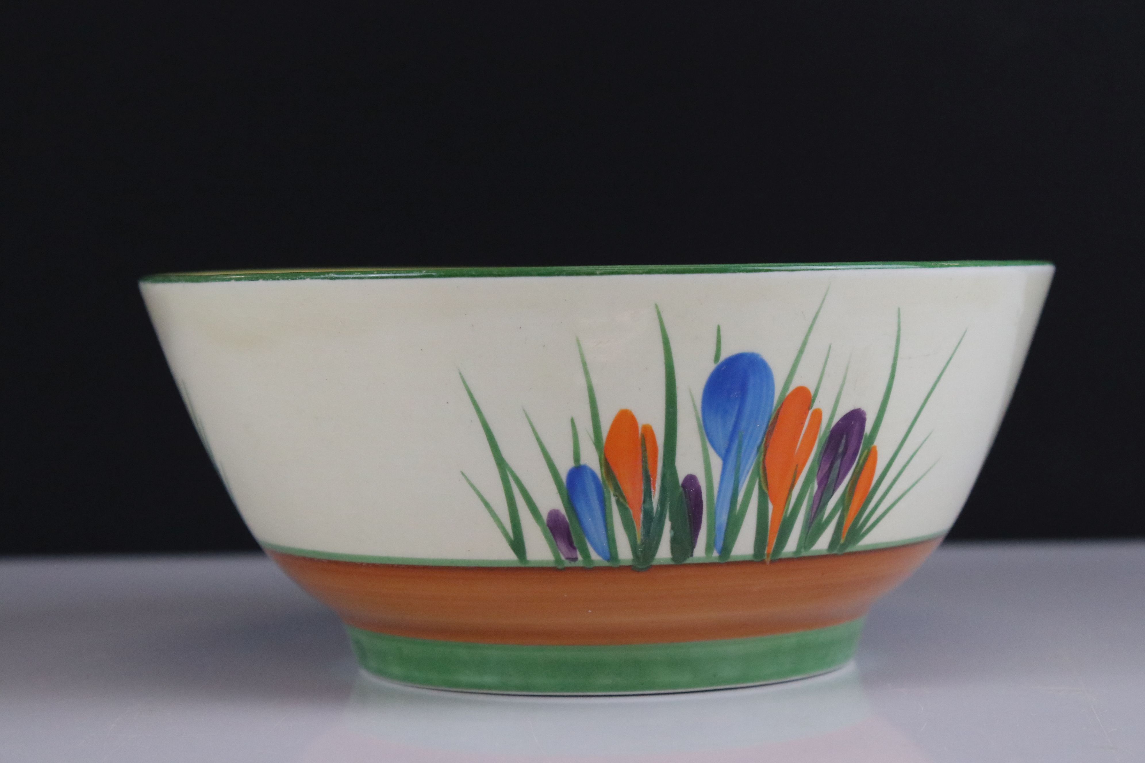 Clarice Cliff Bizarre Bowl in the ' Crocus ' pattern, 17cms diameter - Image 9 of 10