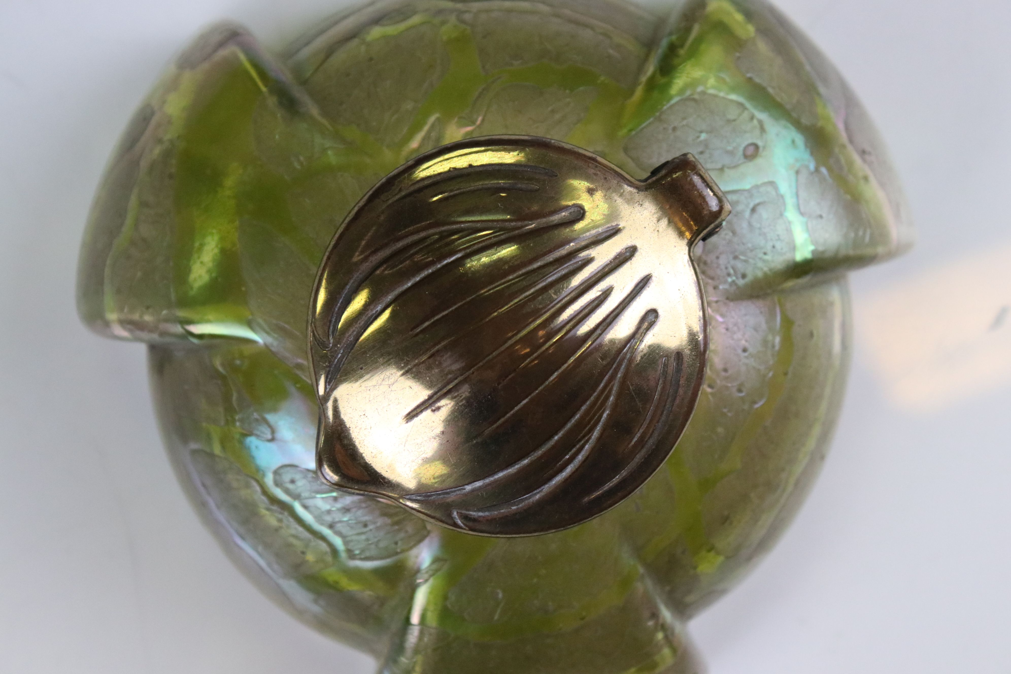 Art Nouveau ' Loetz ' iridescent glass Inkwell with a green trail work design, the brass lid stamped - Image 6 of 18
