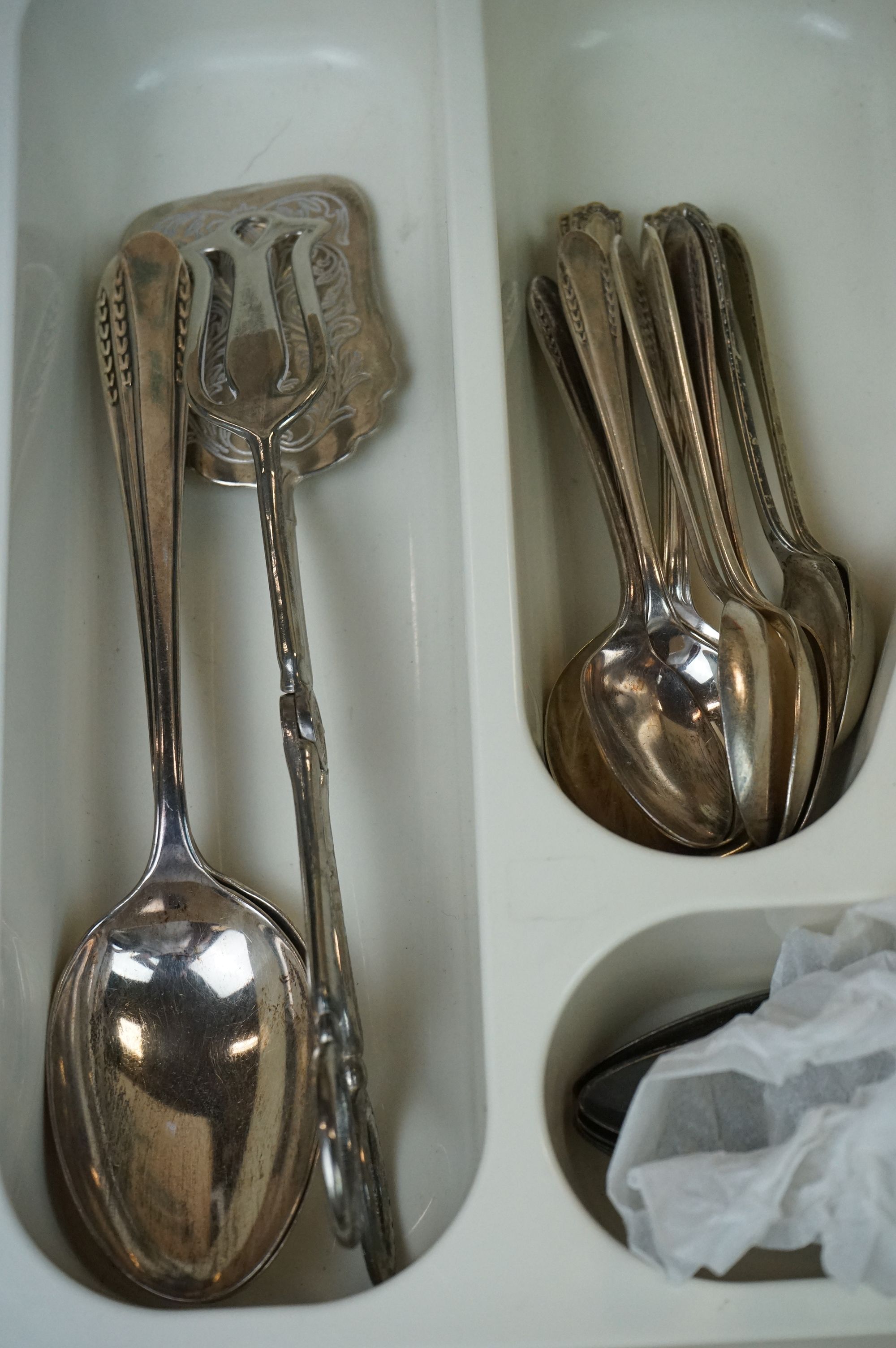 A box of mixed silver plated items to include cutlery, toast rack, trays, condiment set and - Image 3 of 7