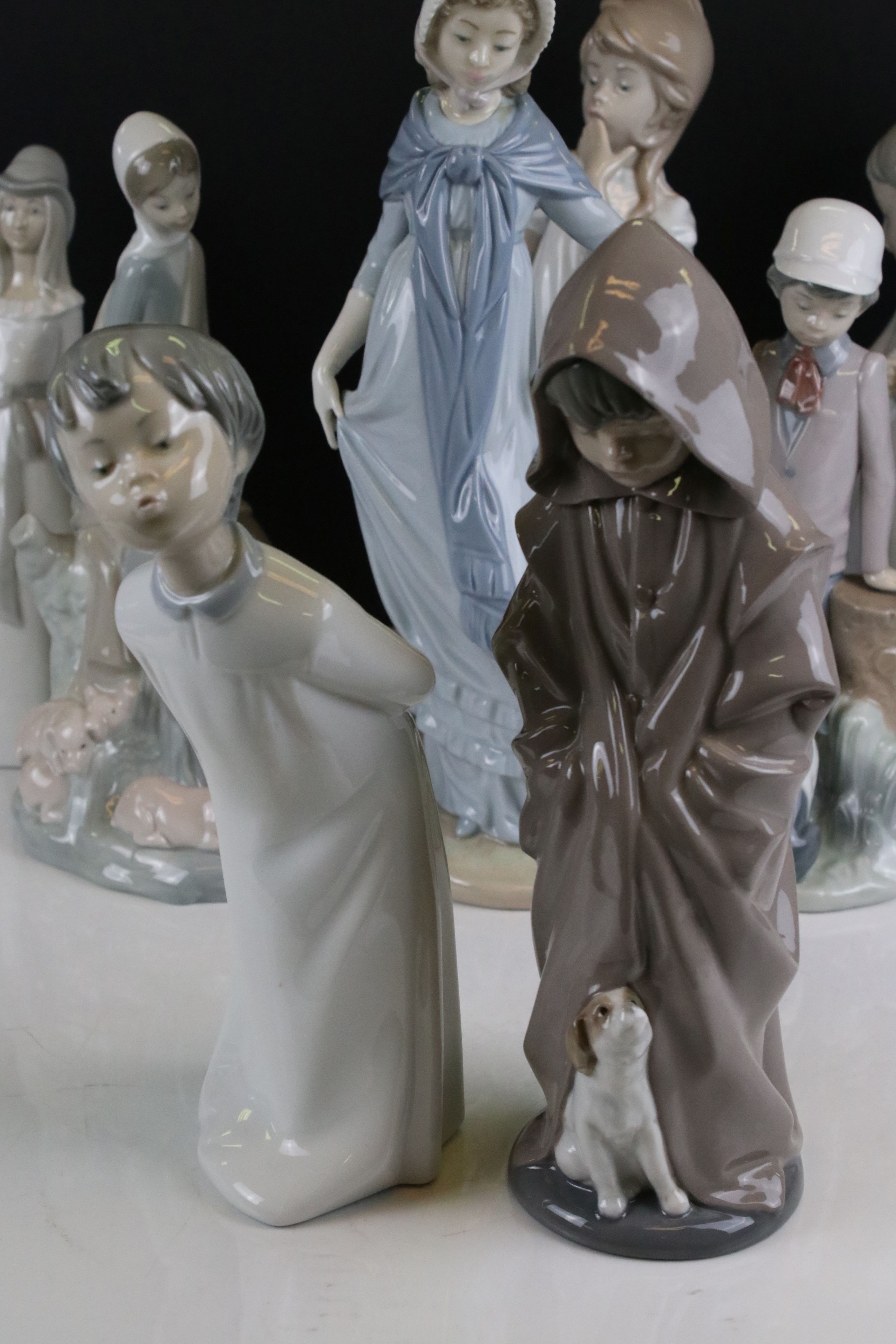 Collection of Twelve Nao Figurines - Image 9 of 20