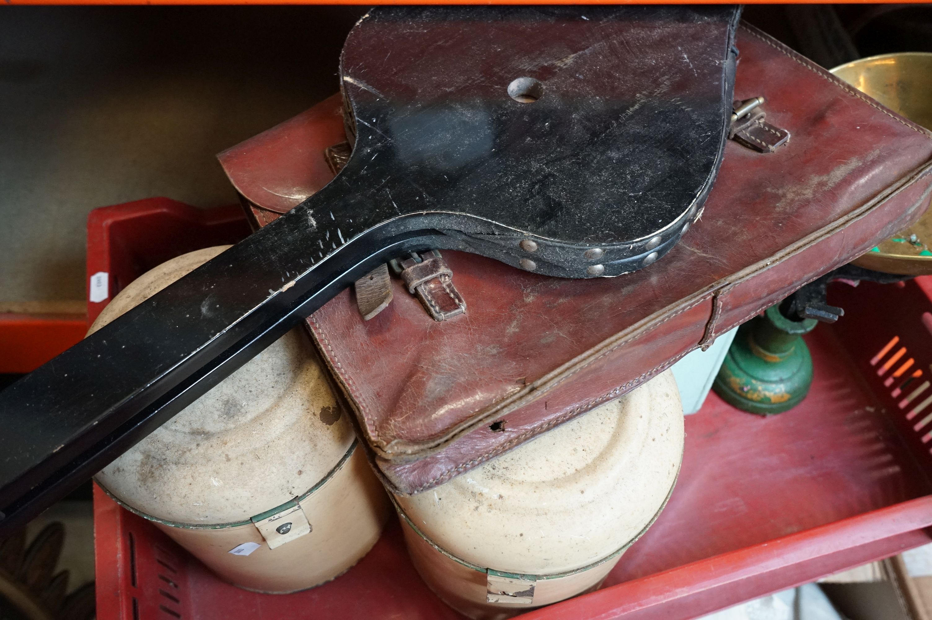 A group of mixed collectables to include vintage linen, bed pan, first aid kit, storage tins..etc. - Image 6 of 7